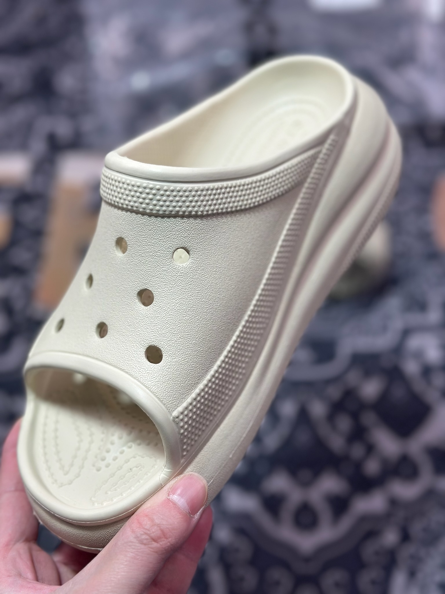 A0120  莞产高端卡洛驰crocs泡芙“鱼嘴”