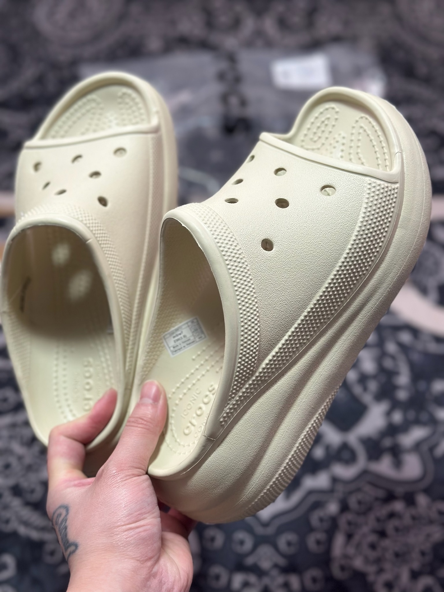 A0120  莞产高端卡洛驰crocs泡芙“鱼嘴”