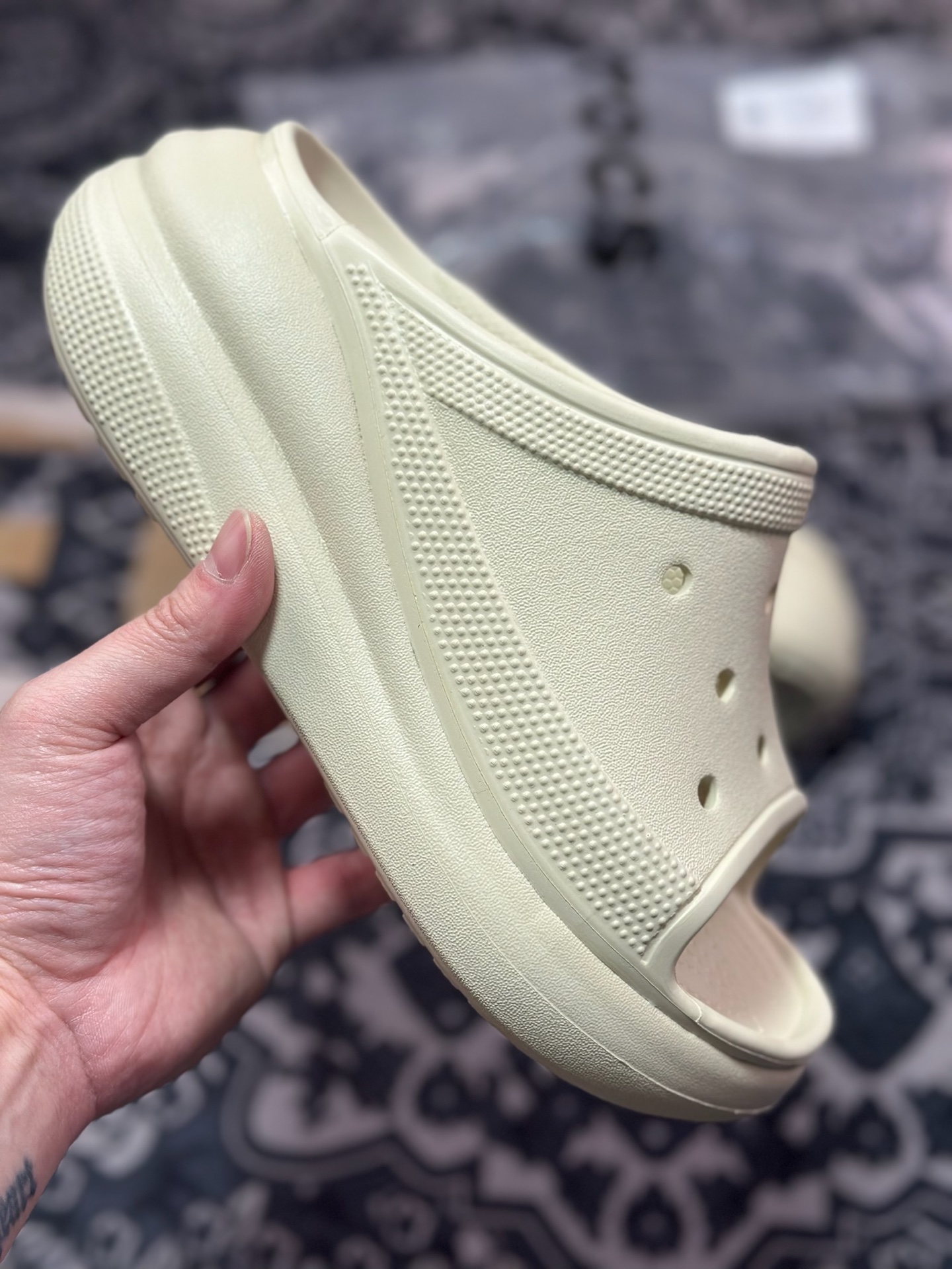 A0120  莞产高端卡洛驰crocs泡芙“鱼嘴”
