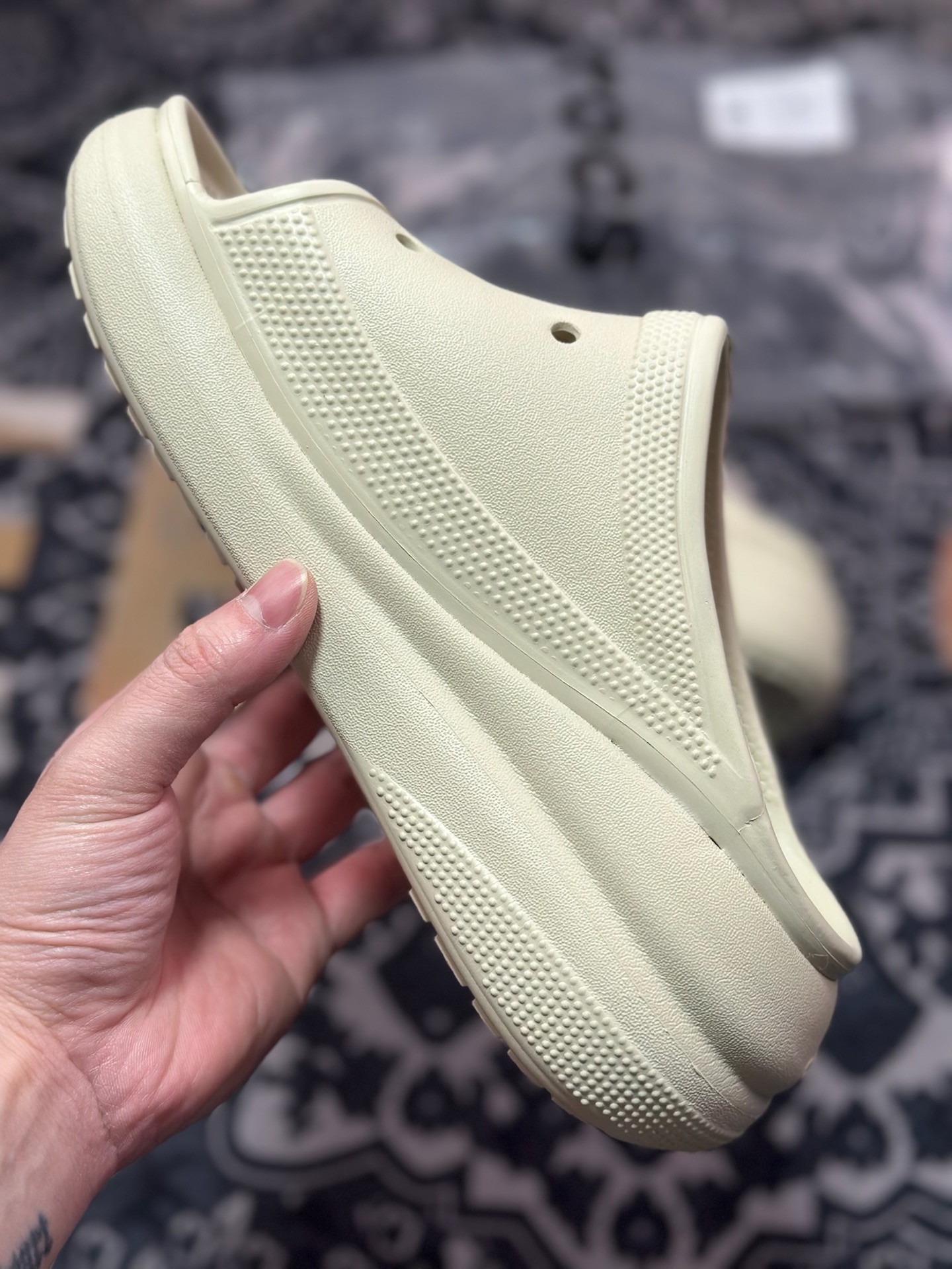 A0120  莞产高端卡洛驰crocs泡芙“鱼嘴”