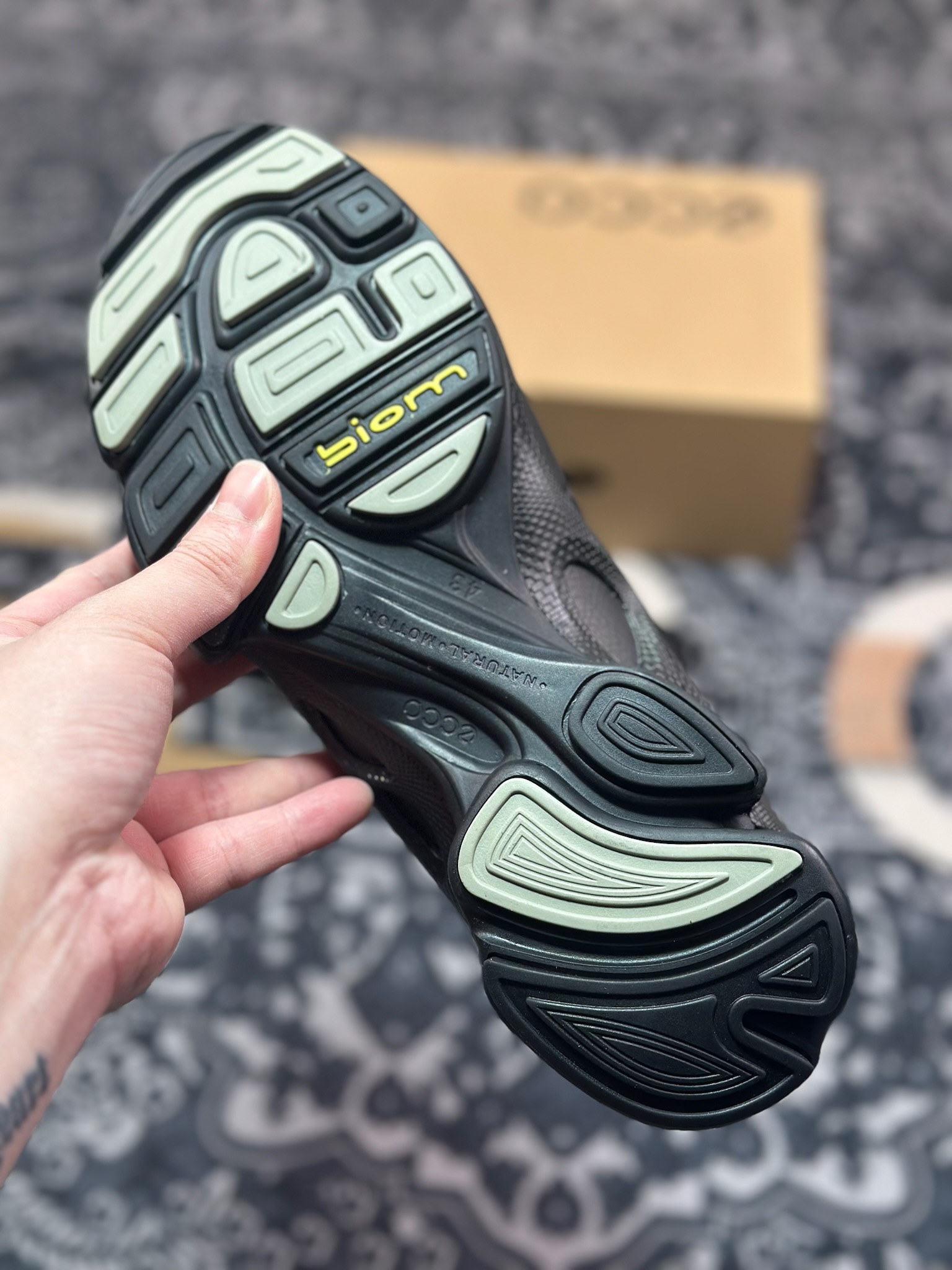 B7300  ECCO爱步运动男鞋 25年新款百搭跑步健身鞋
