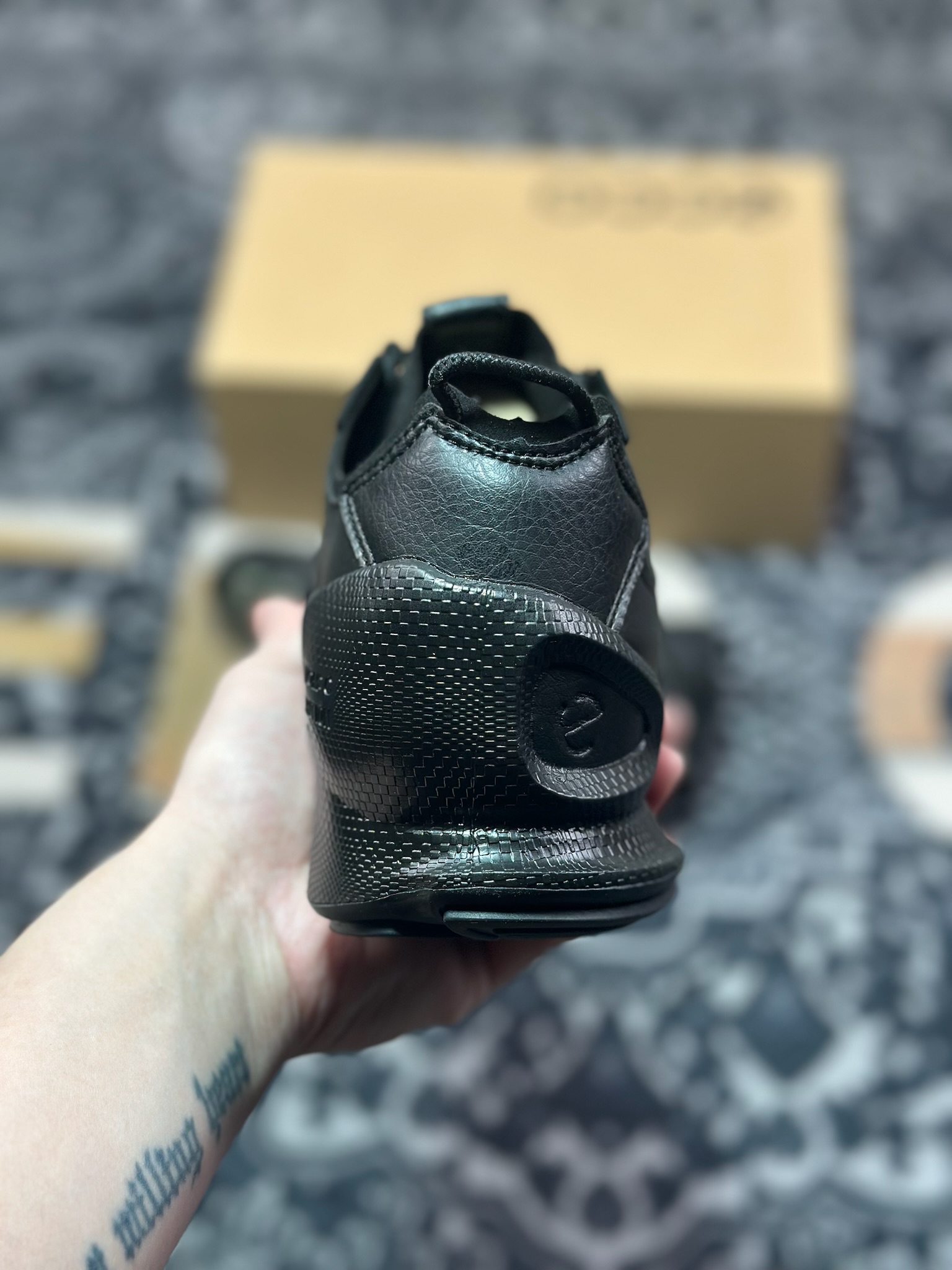B7300  ECCO爱步运动男鞋 25年新款百搭跑步健身鞋
