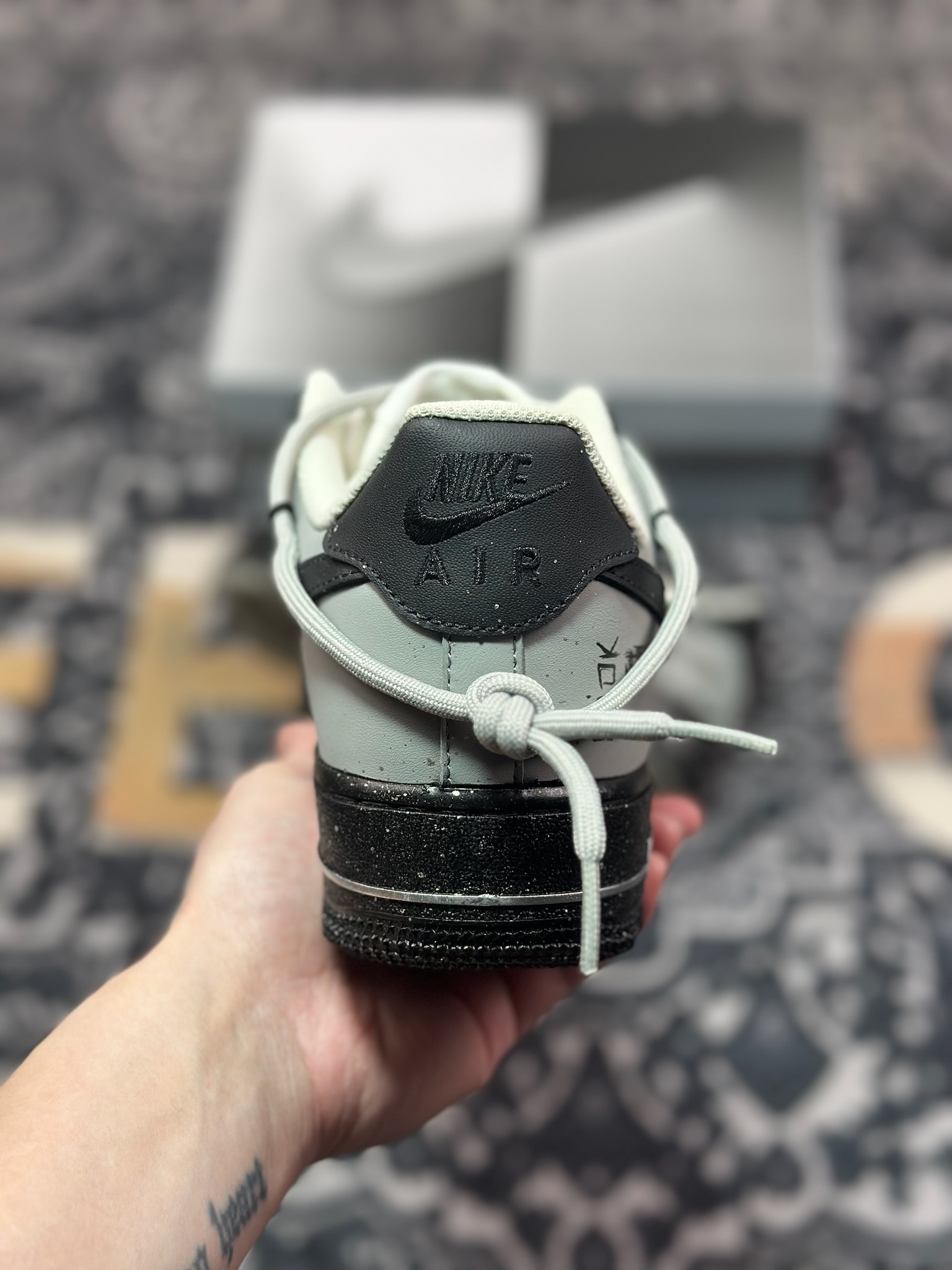 B4260  Nike Air Force 1 Low 07 811制造 无声缠绕 情绪 黑白灰手绘  XV7981-476