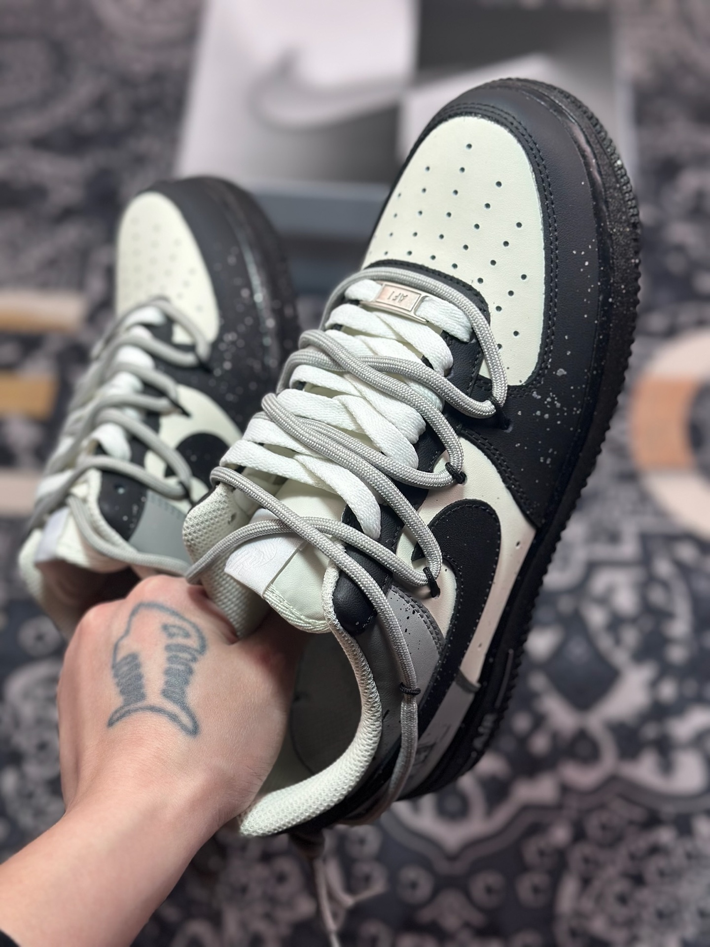 B4260  Nike Air Force 1 Low 07 811制造 无声缠绕 情绪 黑白灰手绘  XV7981-476