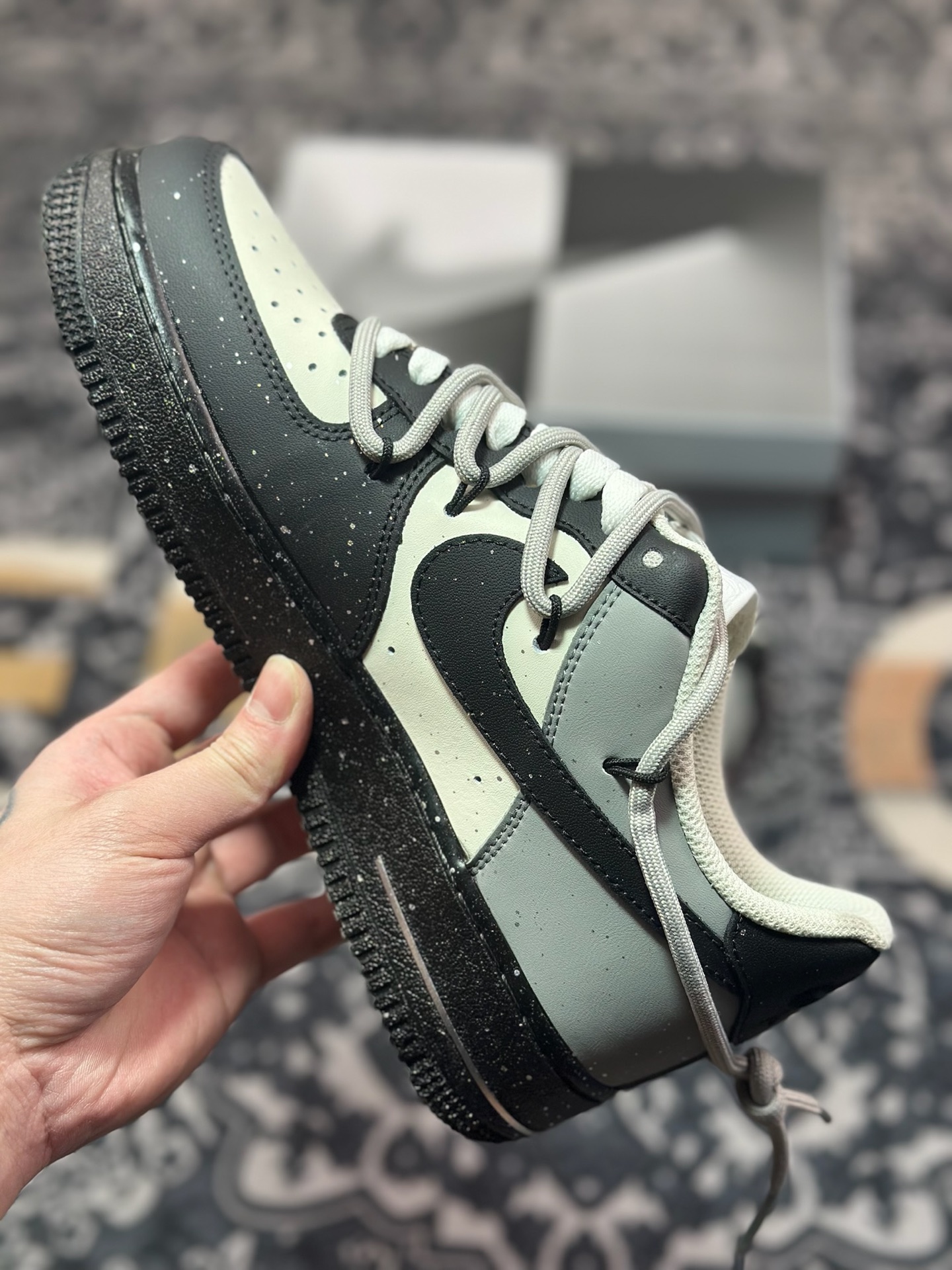 B4260  Nike Air Force 1 Low 07 811制造 无声缠绕 情绪 黑白灰手绘  XV7981-476