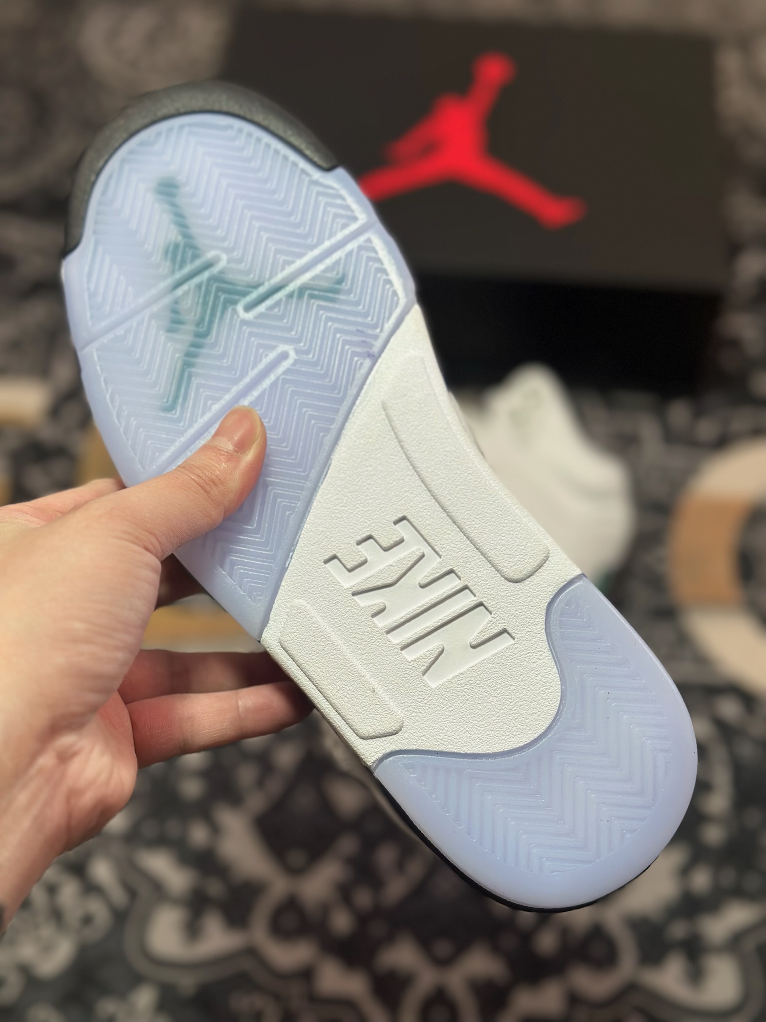 C7420  优选 Air Jordan 5 Retro AJ5乔5 男子文化篮球鞋 aj5白紫葡萄 HQ7978-100