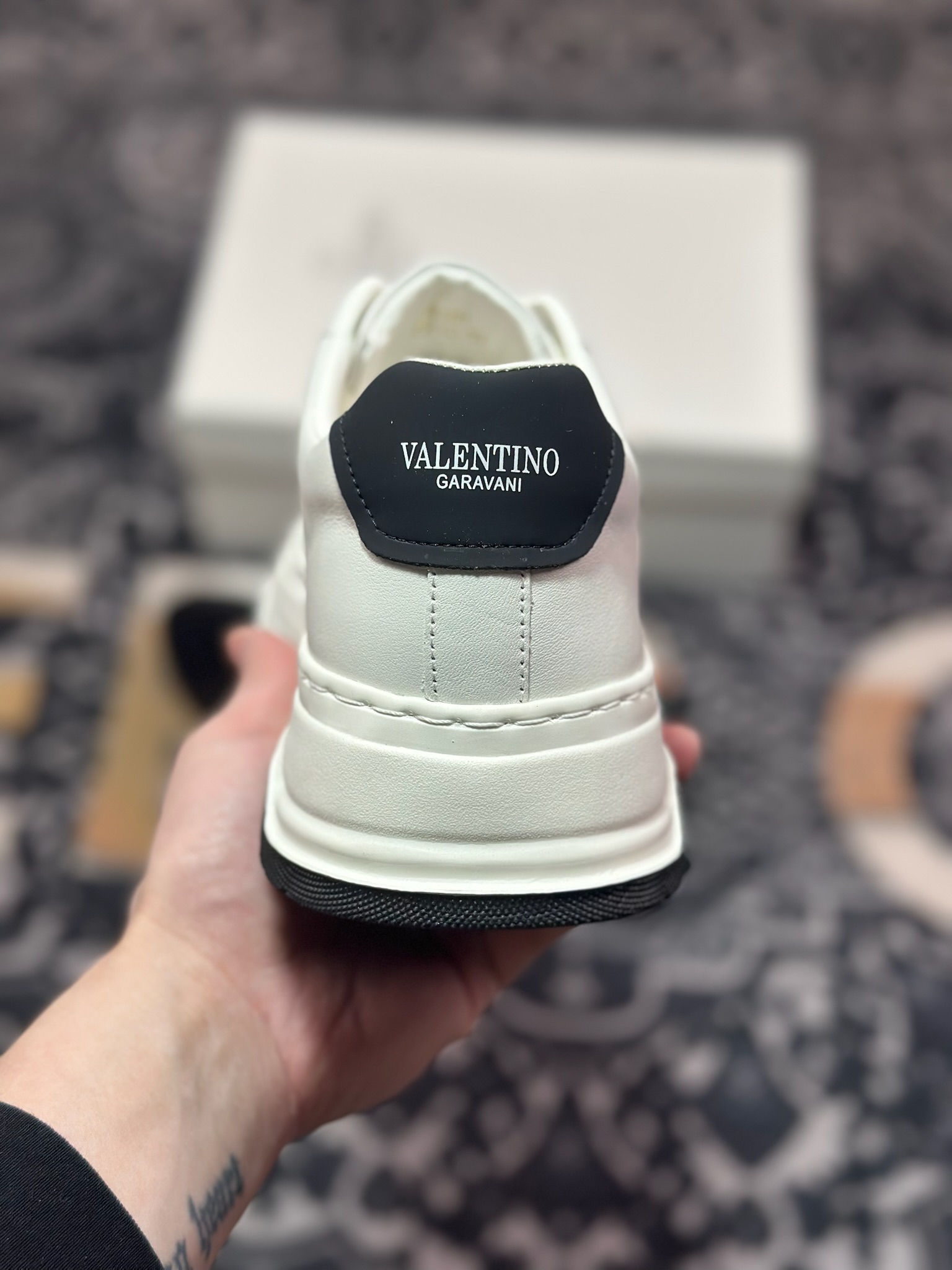 C6420  新货#Valentino 华伦天奴 Rockstud untitled 厚底休闲小白鞋