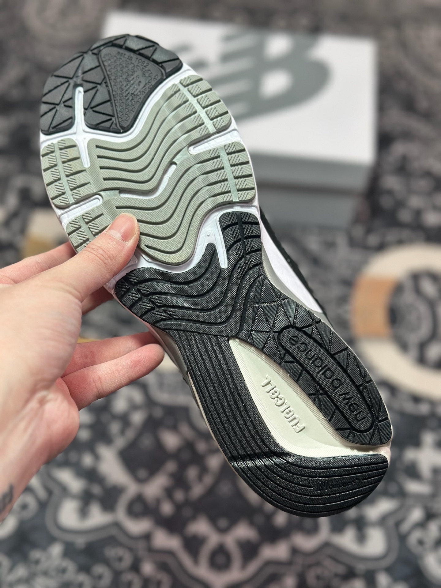A8220  New Balance Made in USA M990系列 高端美产血统经典复古休闲运动百搭老爹跑步鞋   M990BK6