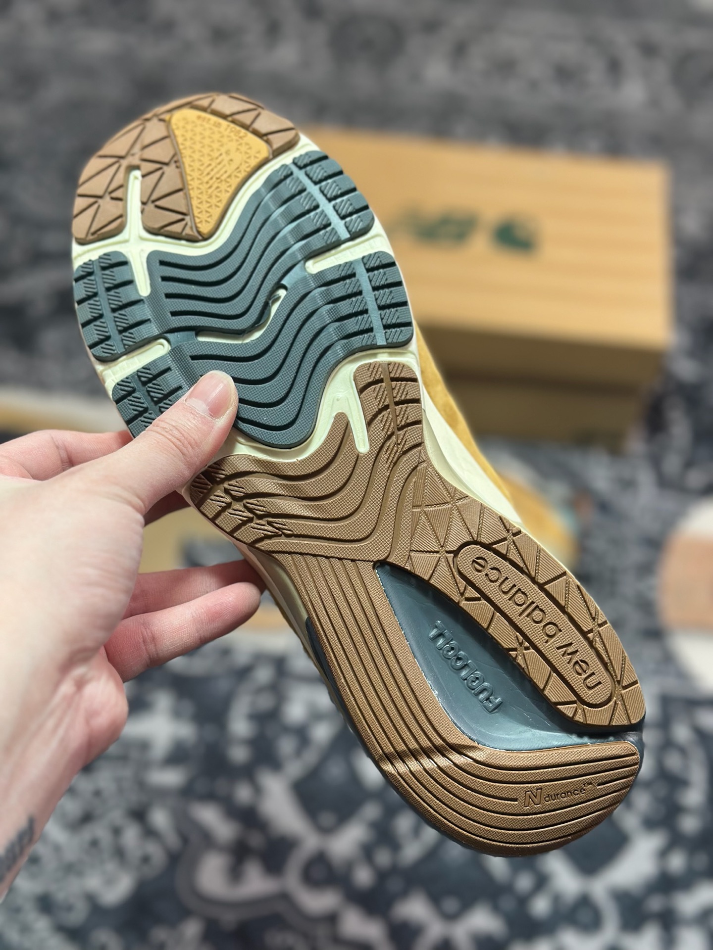 A8220  New Balance Made in USA M990系列 高端美产血统经典复古休闲运动百搭老爹跑步鞋   M990CH6