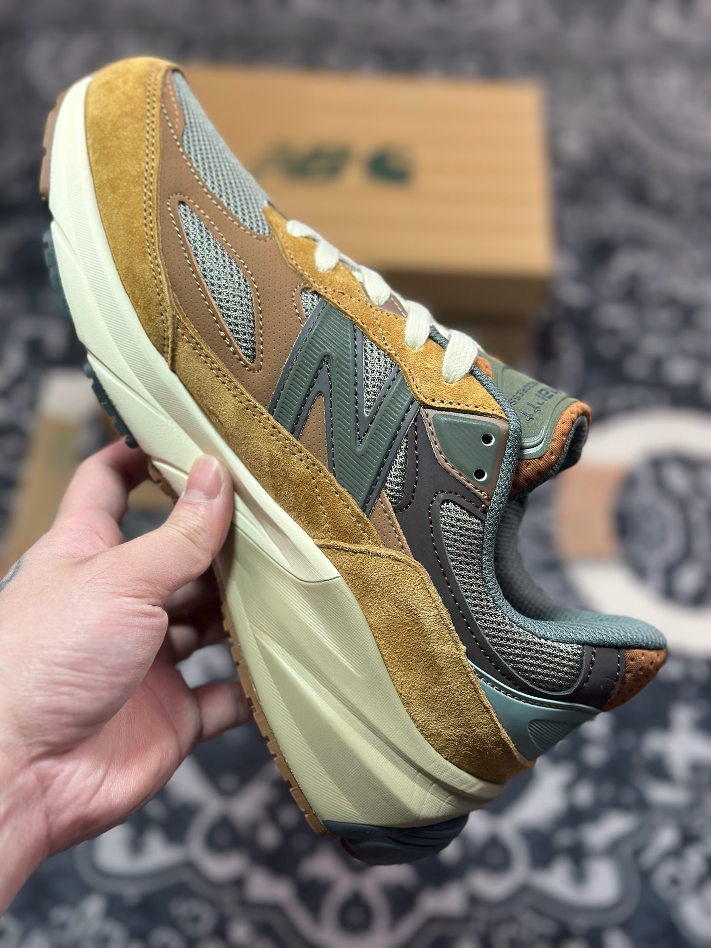 A8220  New Balance Made in USA M990系列 高端美产血统经典复古休闲运动百搭老爹跑步鞋   M990CH6