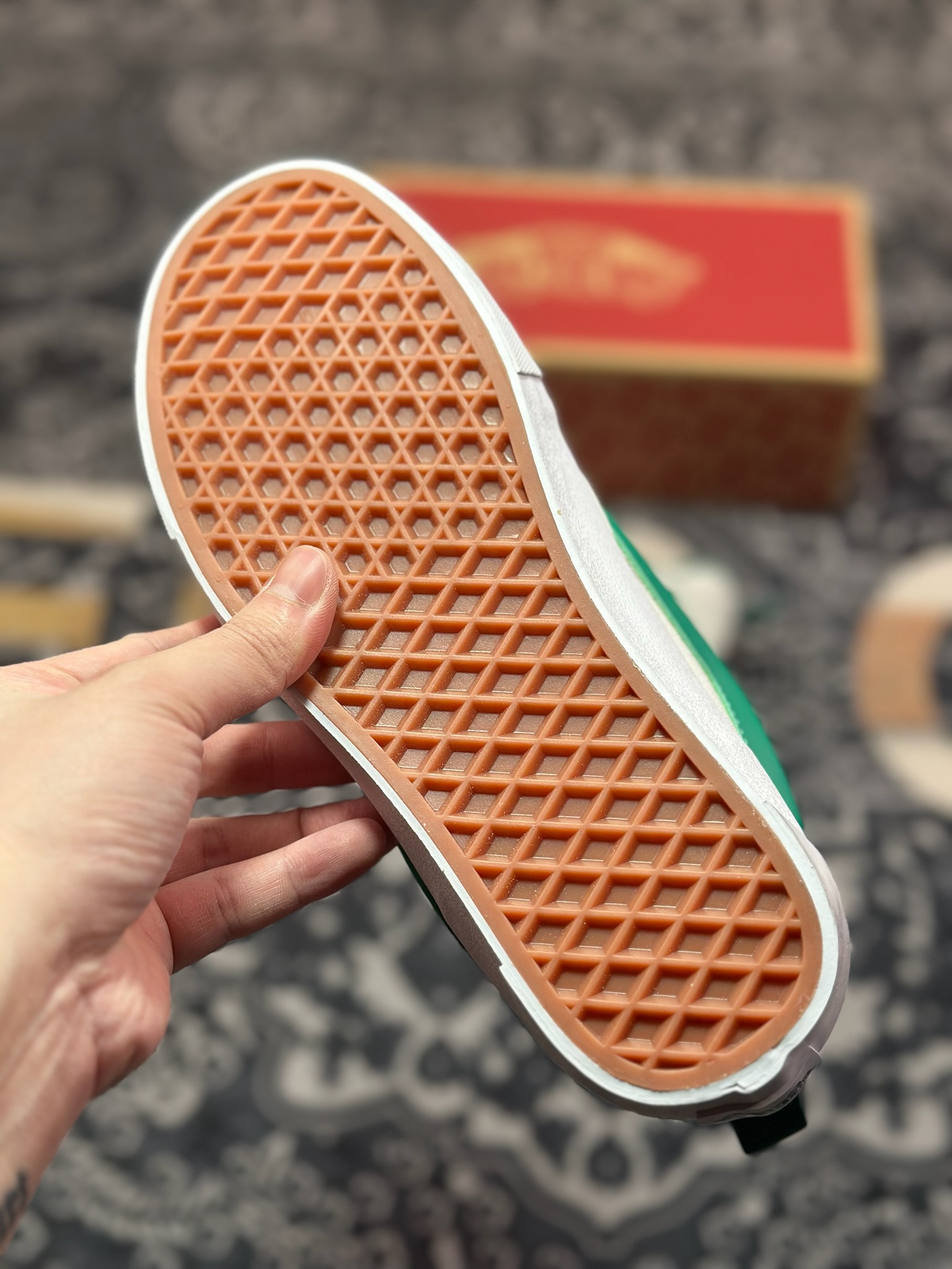 A2140   Vans Knu Skool 白绿 肥胖版立体大Logo 加厚鞋舌  低帮复古休闲硫化面包鞋