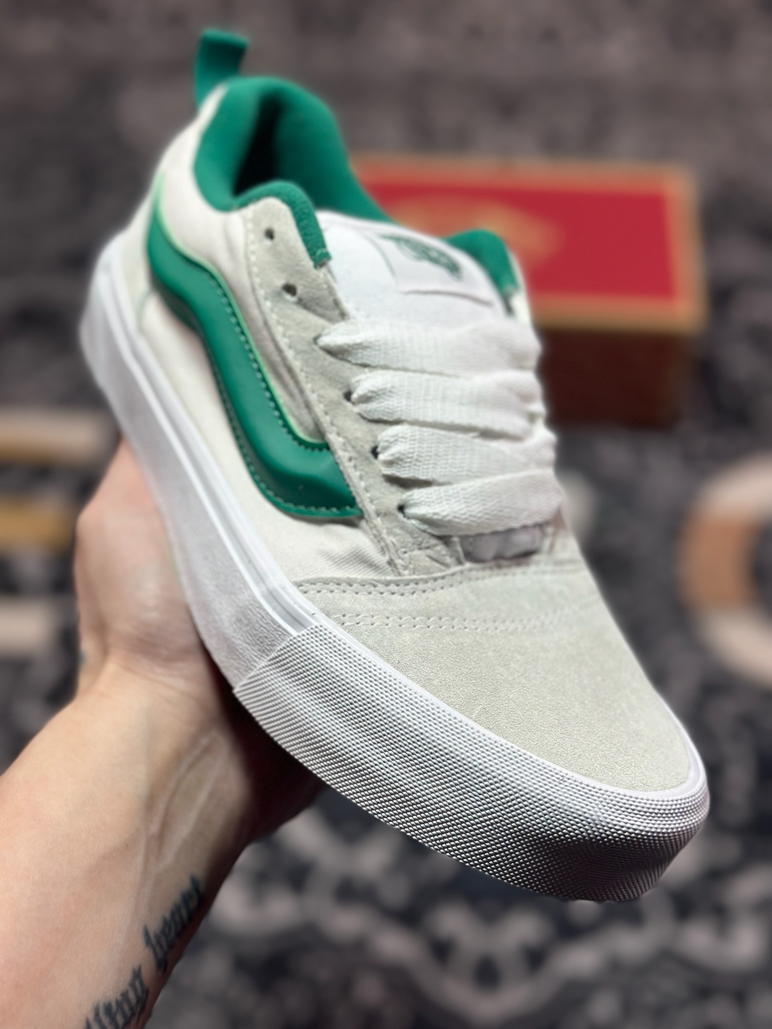 A2140   Vans Knu Skool 白绿 肥胖版立体大Logo 加厚鞋舌  低帮复古休闲硫化面包鞋