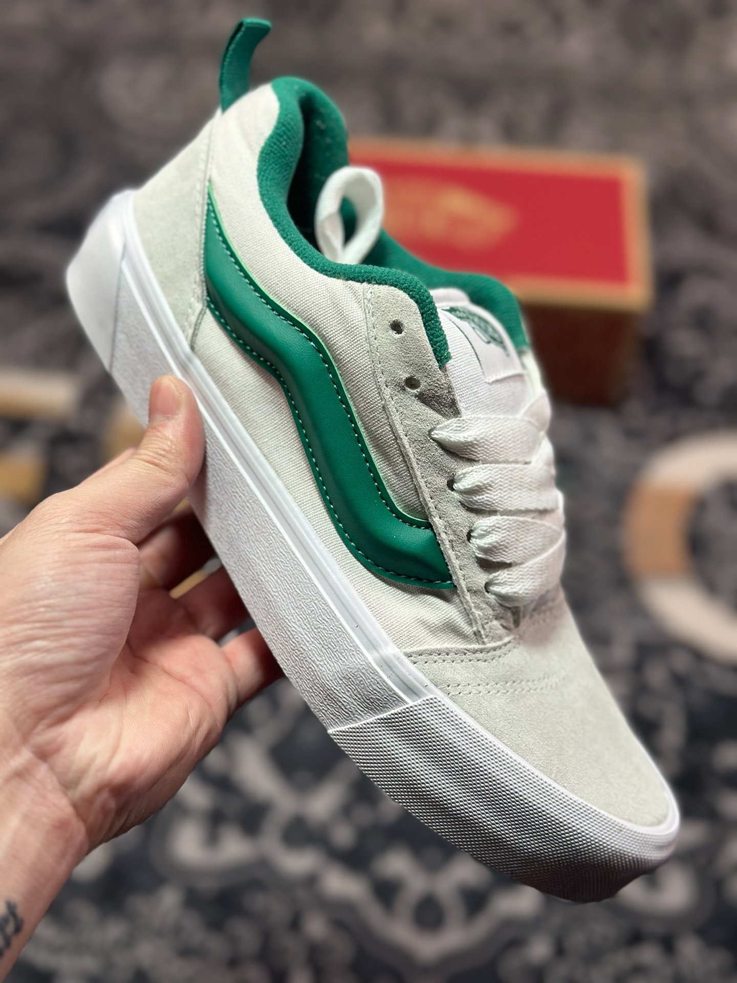 A2140   Vans Knu Skool 白绿 肥胖版立体大Logo 加厚鞋舌  低帮复古休闲硫化面包鞋