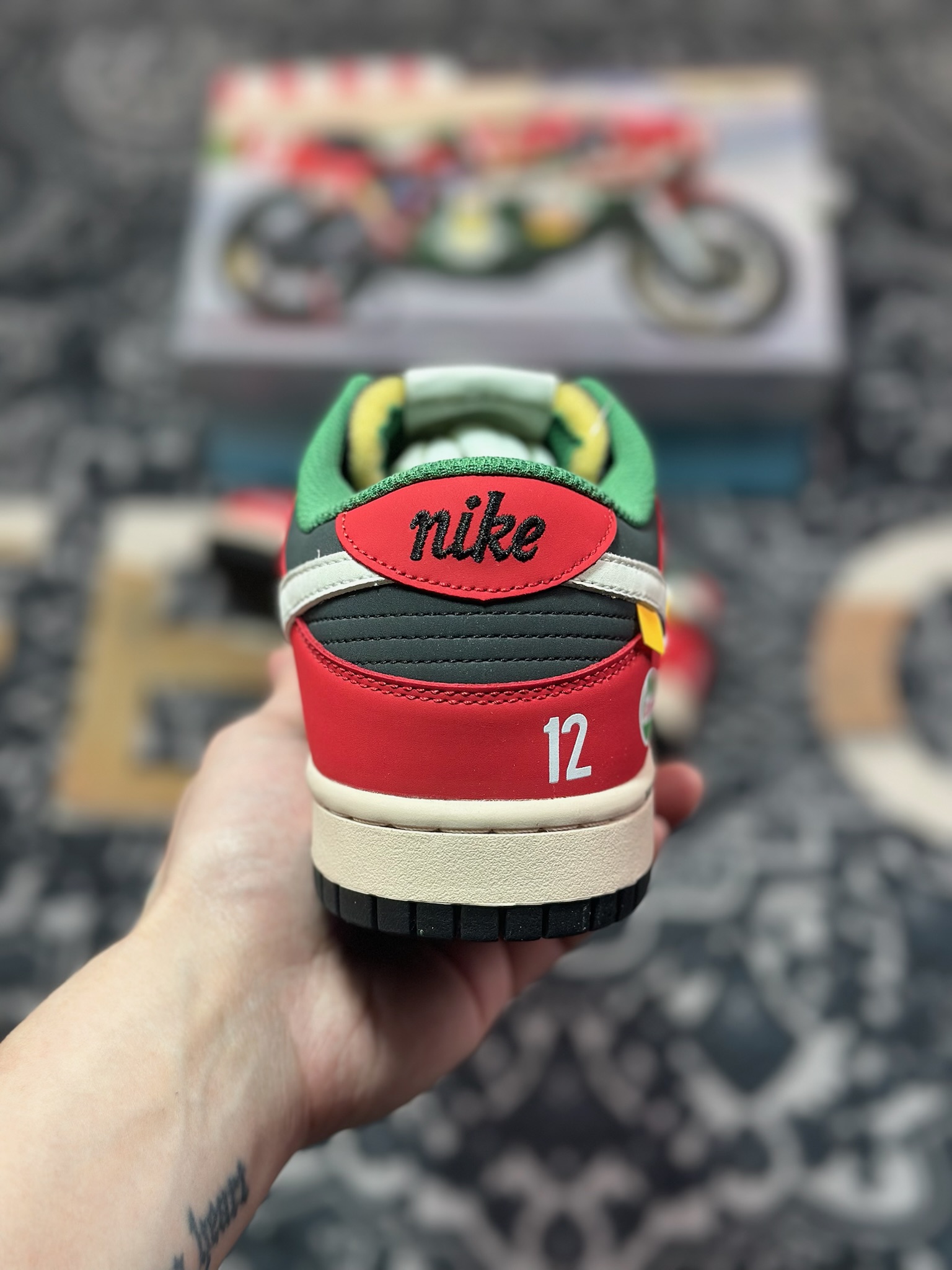 B4280  Nike SB Dunk Low 赛车红绿配色 周年高端定制 低帮休闲板鞋 MU0232-361