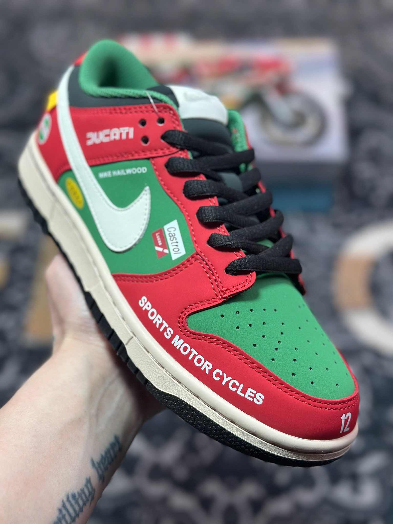 B4280  Nike SB Dunk Low 赛车红绿配色 周年高端定制 低帮休闲板鞋 MU0232-361