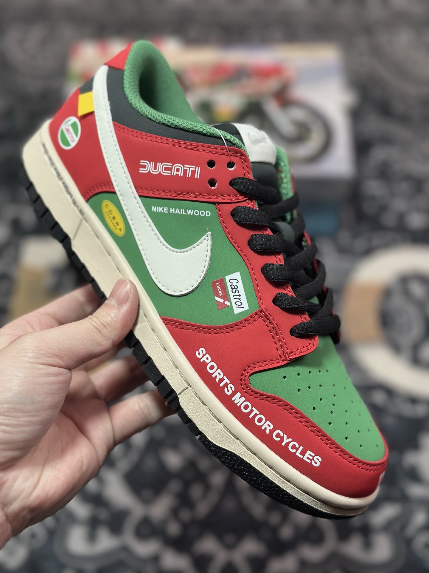 B4280  Nike SB Dunk Low 赛车红绿配色 周年高端定制 低帮休闲板鞋 MU0232-361