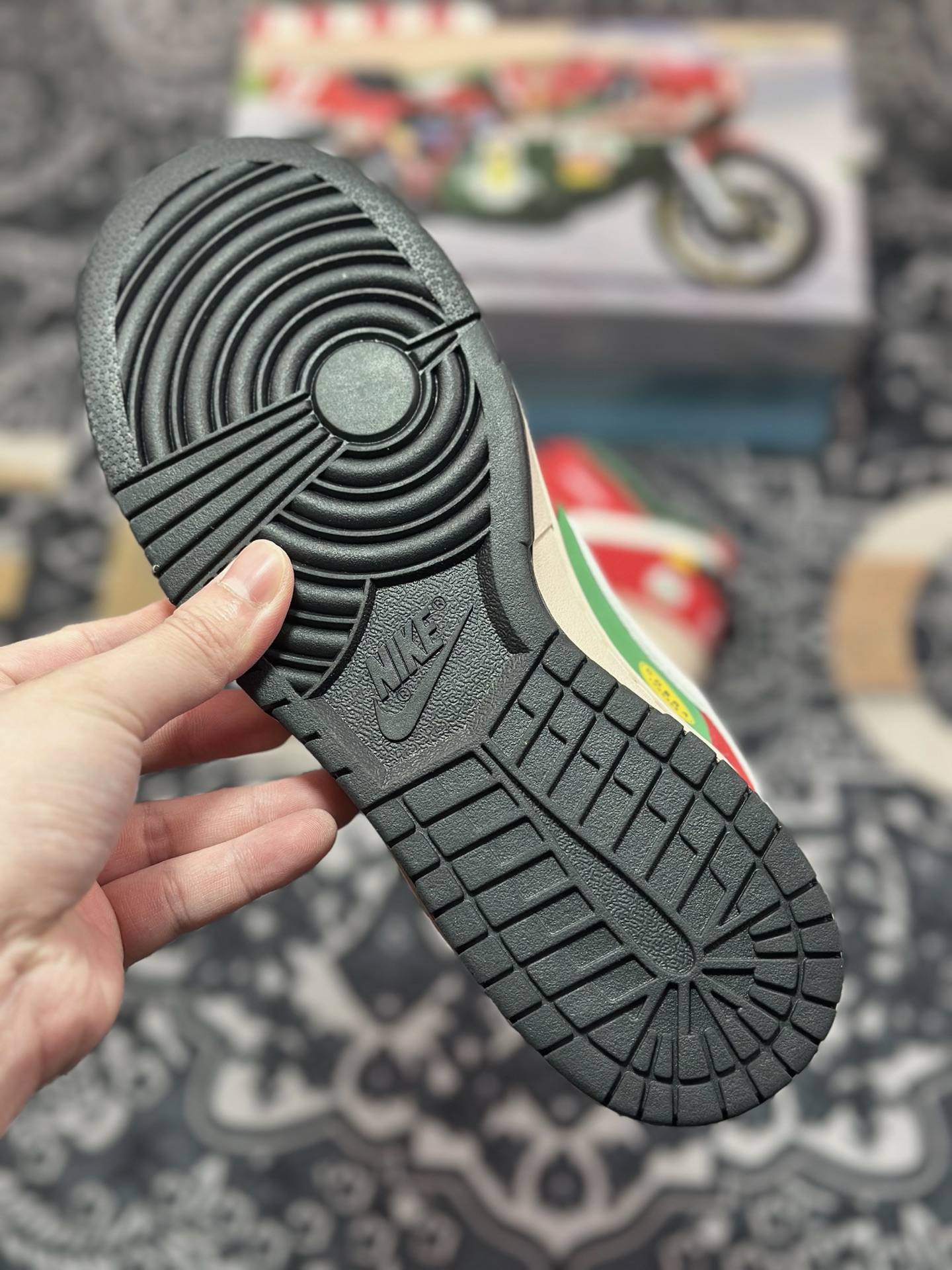 B4280  Nike SB Dunk Low 赛车红绿配色 周年高端定制 低帮休闲板鞋 MU0232-361