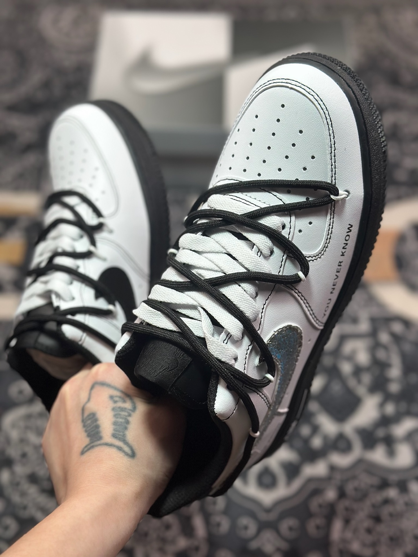 B4260  Nike Air Force 1 Low 07 破釜沉舟 字母 结构米色 银钩 绑带 白银黑  ZH0316-066