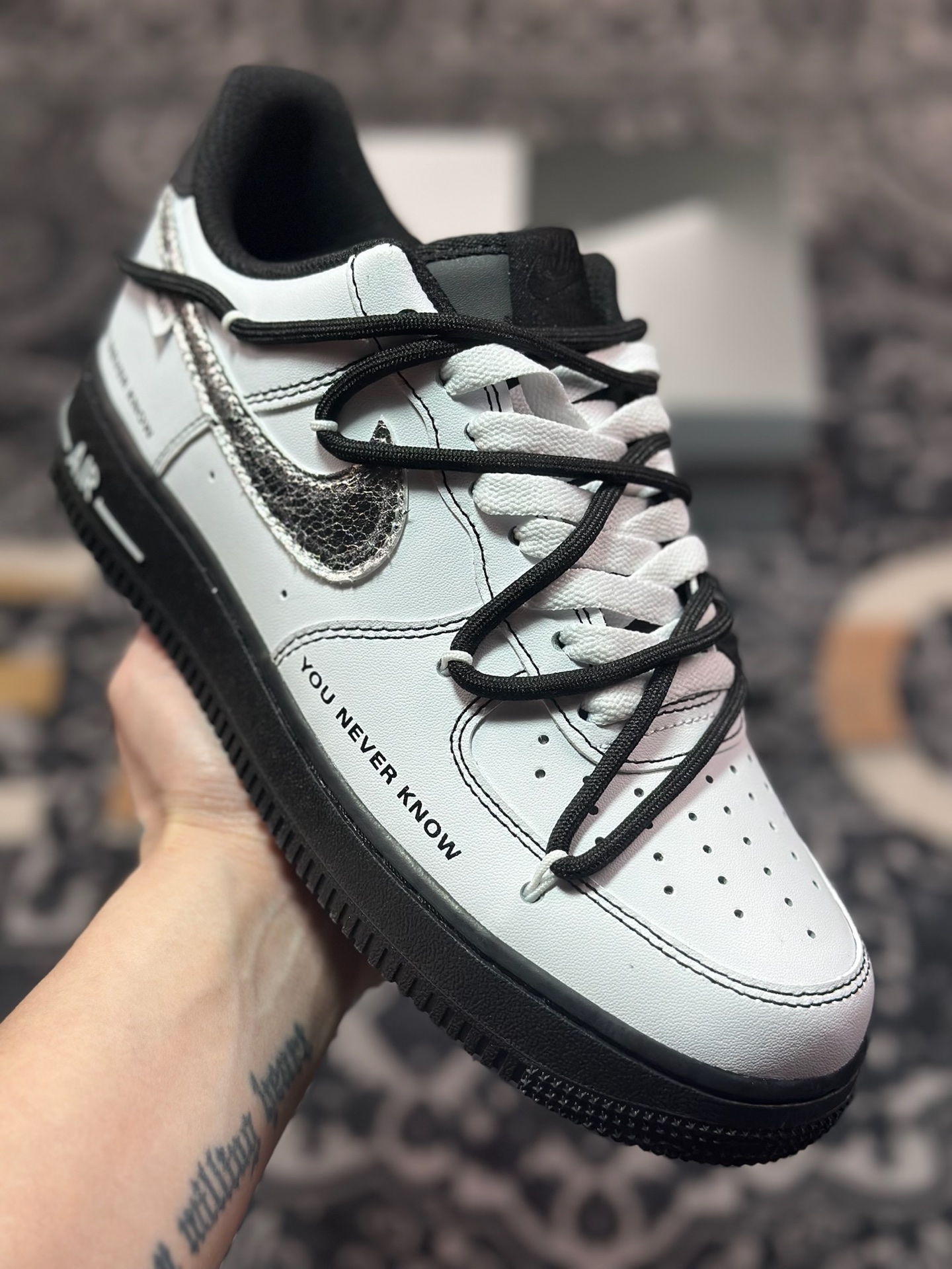 B4260  Nike Air Force 1 Low 07 破釜沉舟 字母 结构米色 银钩 绑带 白银黑  ZH0316-066