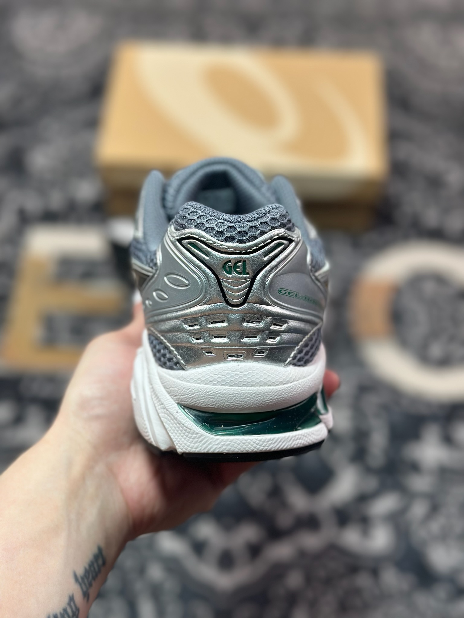 A8200  Asics Gel-Kayano 14系列  亚瑟士运动休闲透气专业跑鞋   1203A537-106