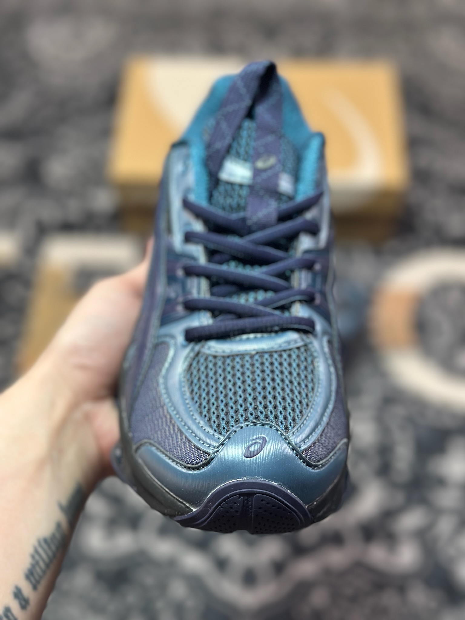 A8200  Asics 亚瑟士 US5-S GEL-Quantum Kinetic 低帮运动休闲跑步鞋 1203A403-400