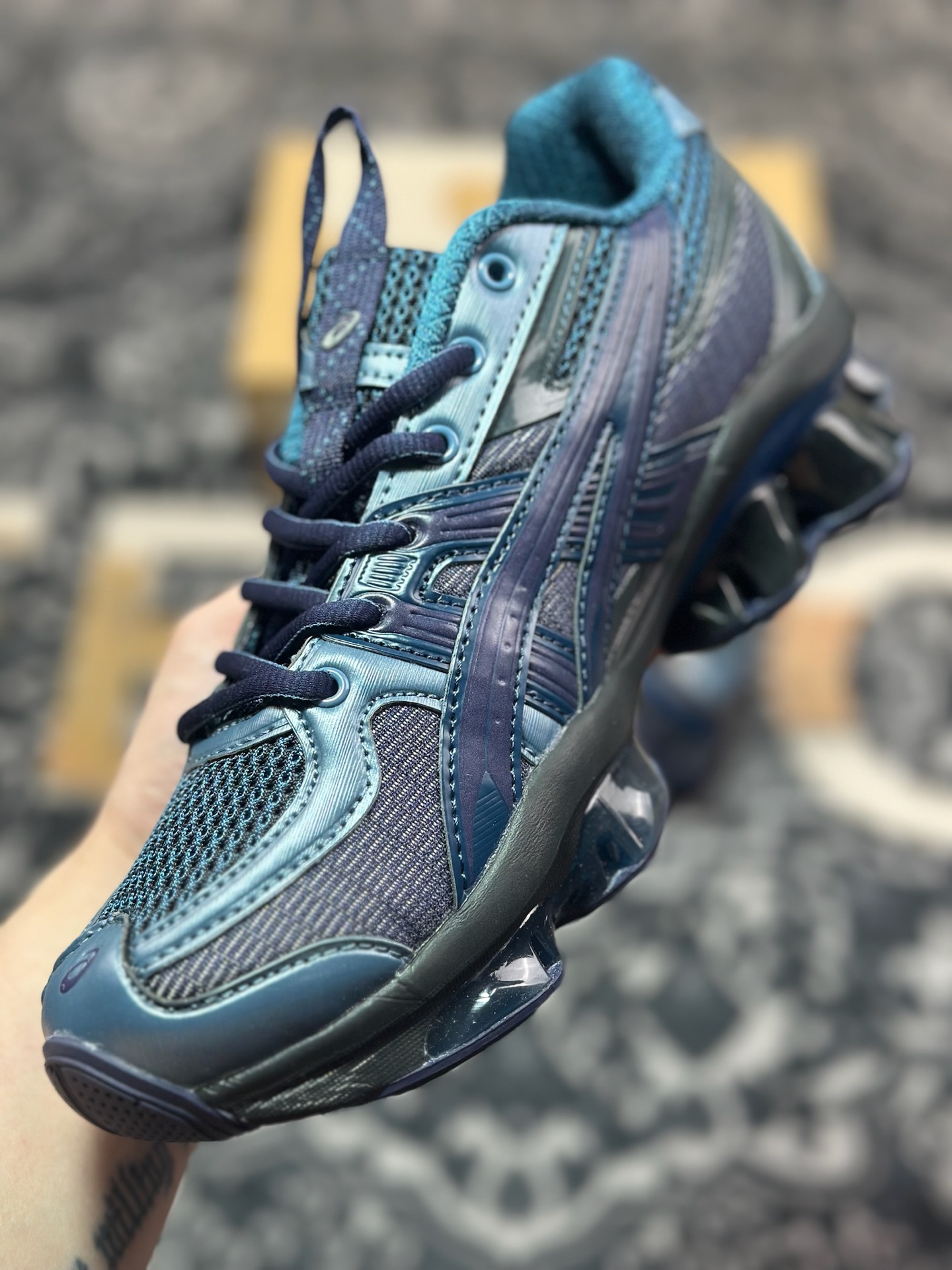 A8200  Asics 亚瑟士 US5-S GEL-Quantum Kinetic 低帮运动休闲跑步鞋 1203A403-400
