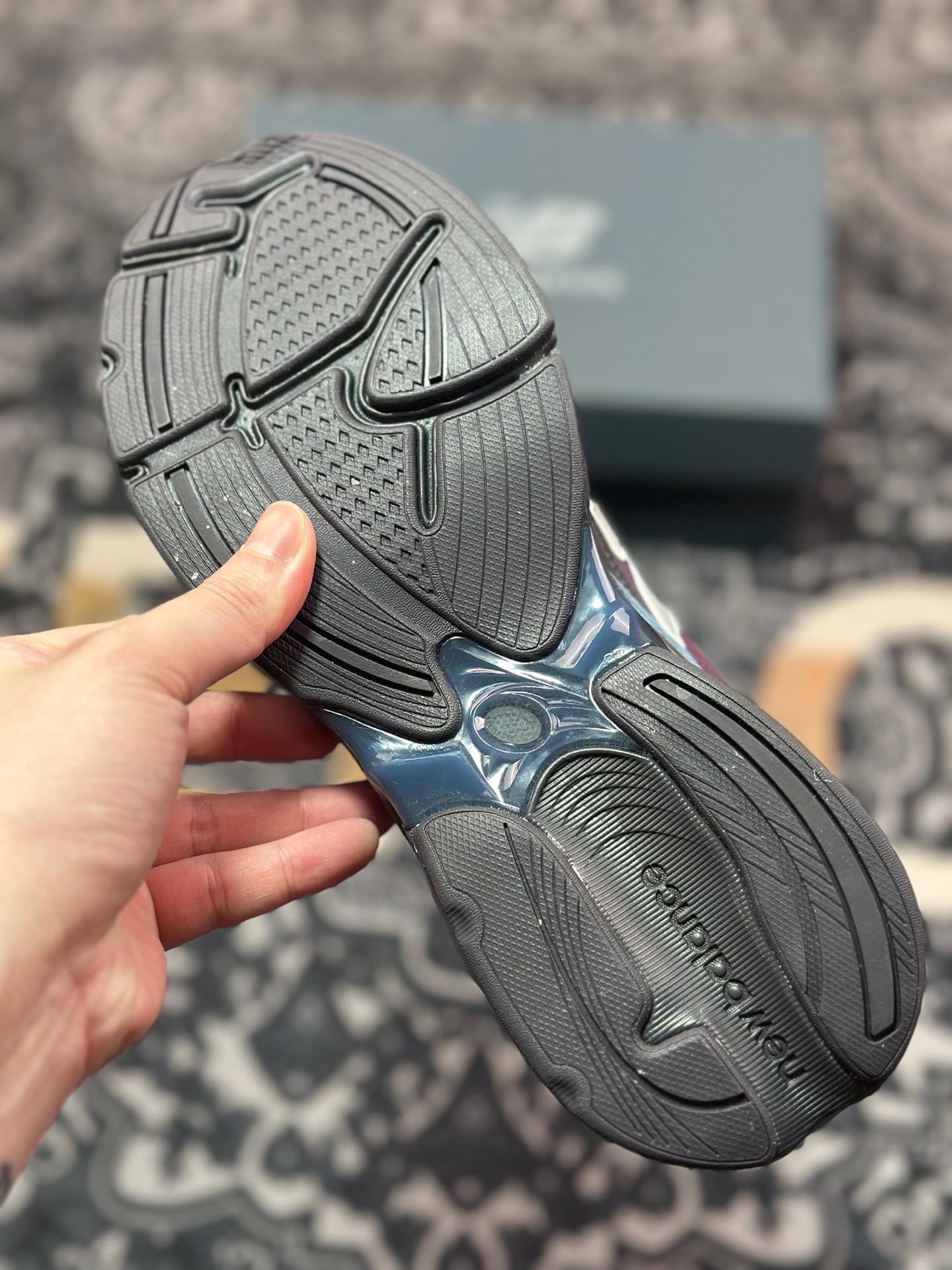 A7200  NB新百伦New Balance M2010系列低帮复古老爹风休闲运动慢跑鞋“武士黑做旧粉紫” M2010VB