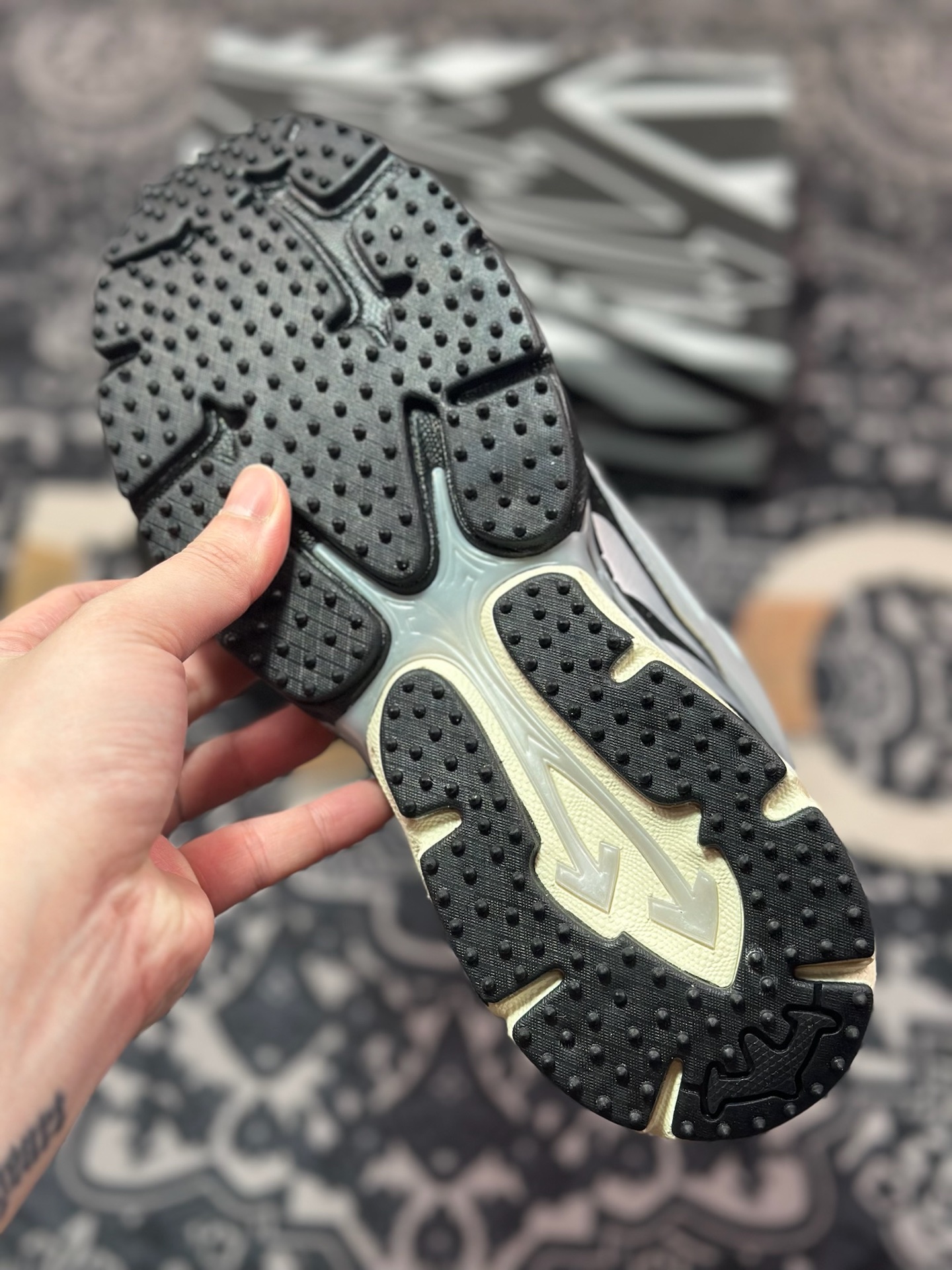 C5400    Off-White 2024年OW最新款跑鞋   23001