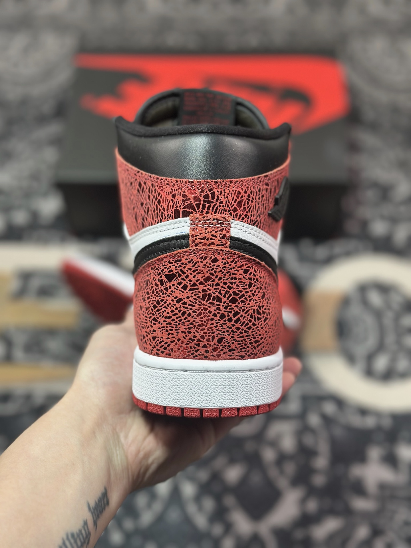 B3260   Air Jordan 1 High OG ”Ruby” AJ1 红宝石 高帮篮球鞋  FD2596-602