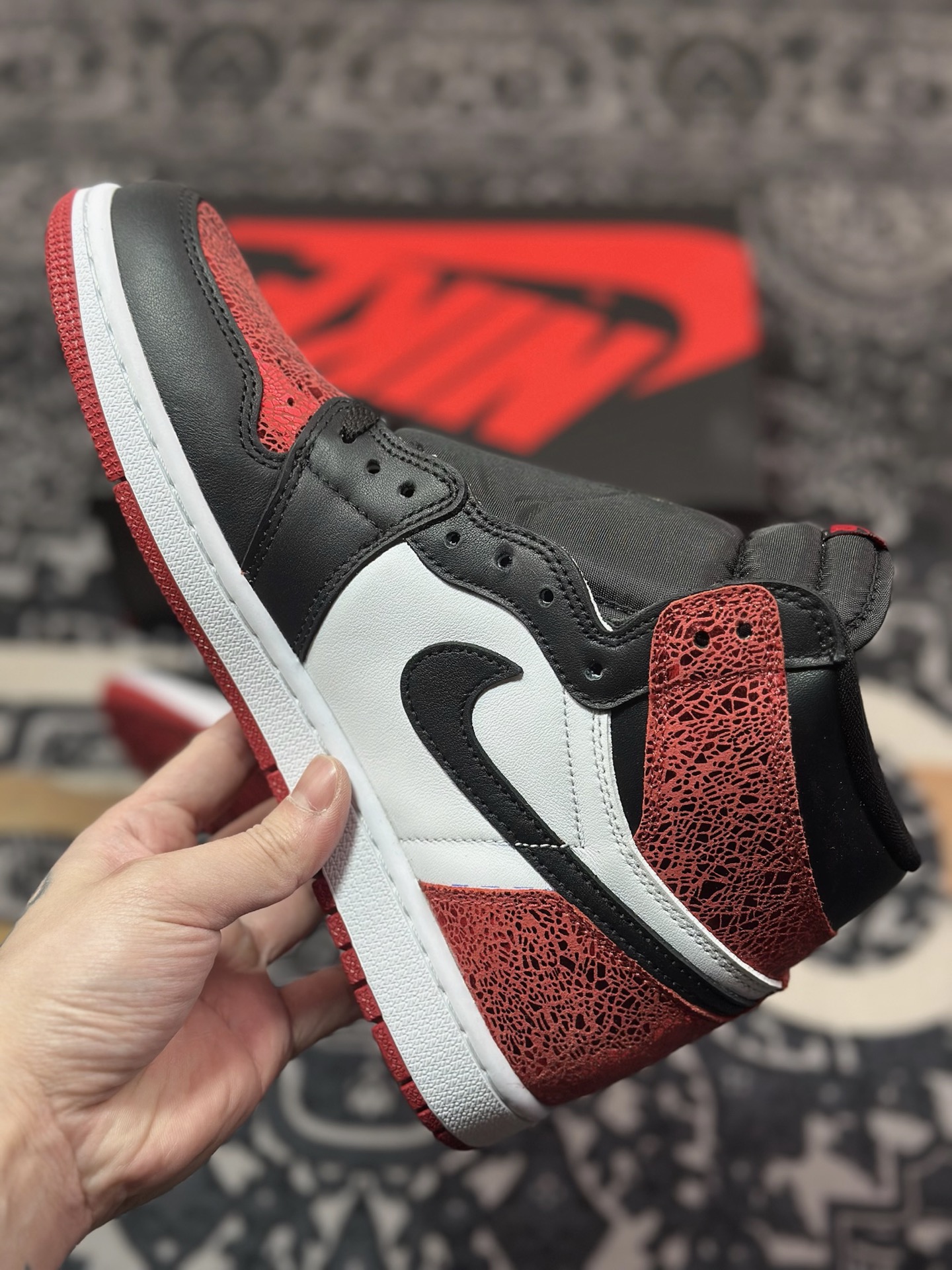 B3260   Air Jordan 1 High OG ”Ruby” AJ1 红宝石 高帮篮球鞋  FD2596-602