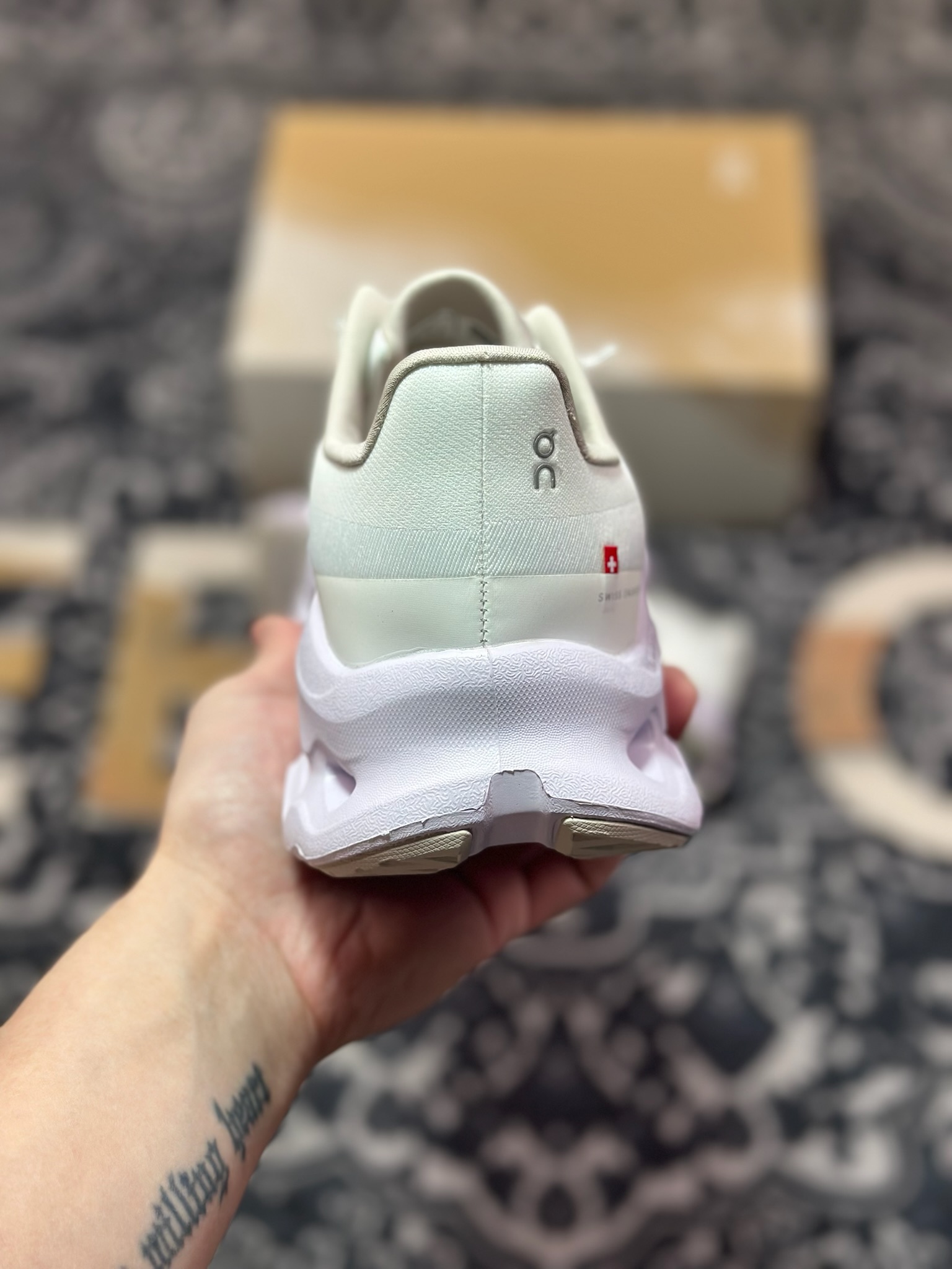 A6200 昂跑ON Running Cloudtilt 1 M 薄云1代系列低帮厚底轻量舒适多功能休闲运动慢跑鞋