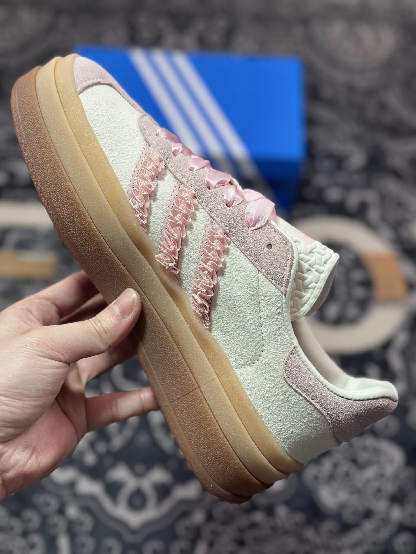 A4160  AD Originals Gazelle Bold 白粉 厚底防滑休闲板鞋   JR8374