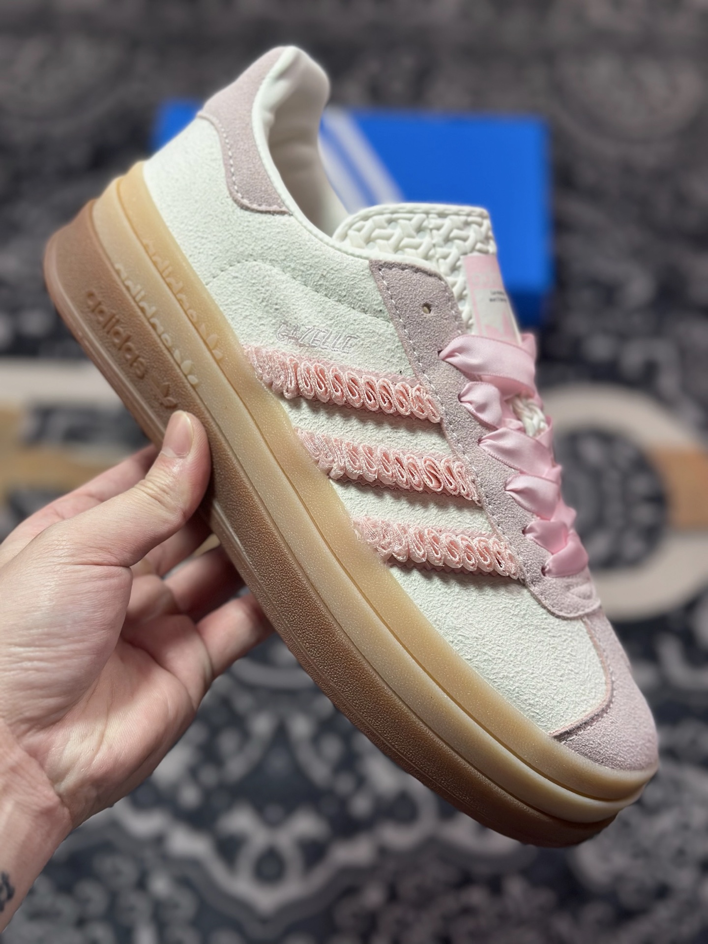 A4160  AD Originals Gazelle Bold 白粉 厚底防滑休闲板鞋   JR8374