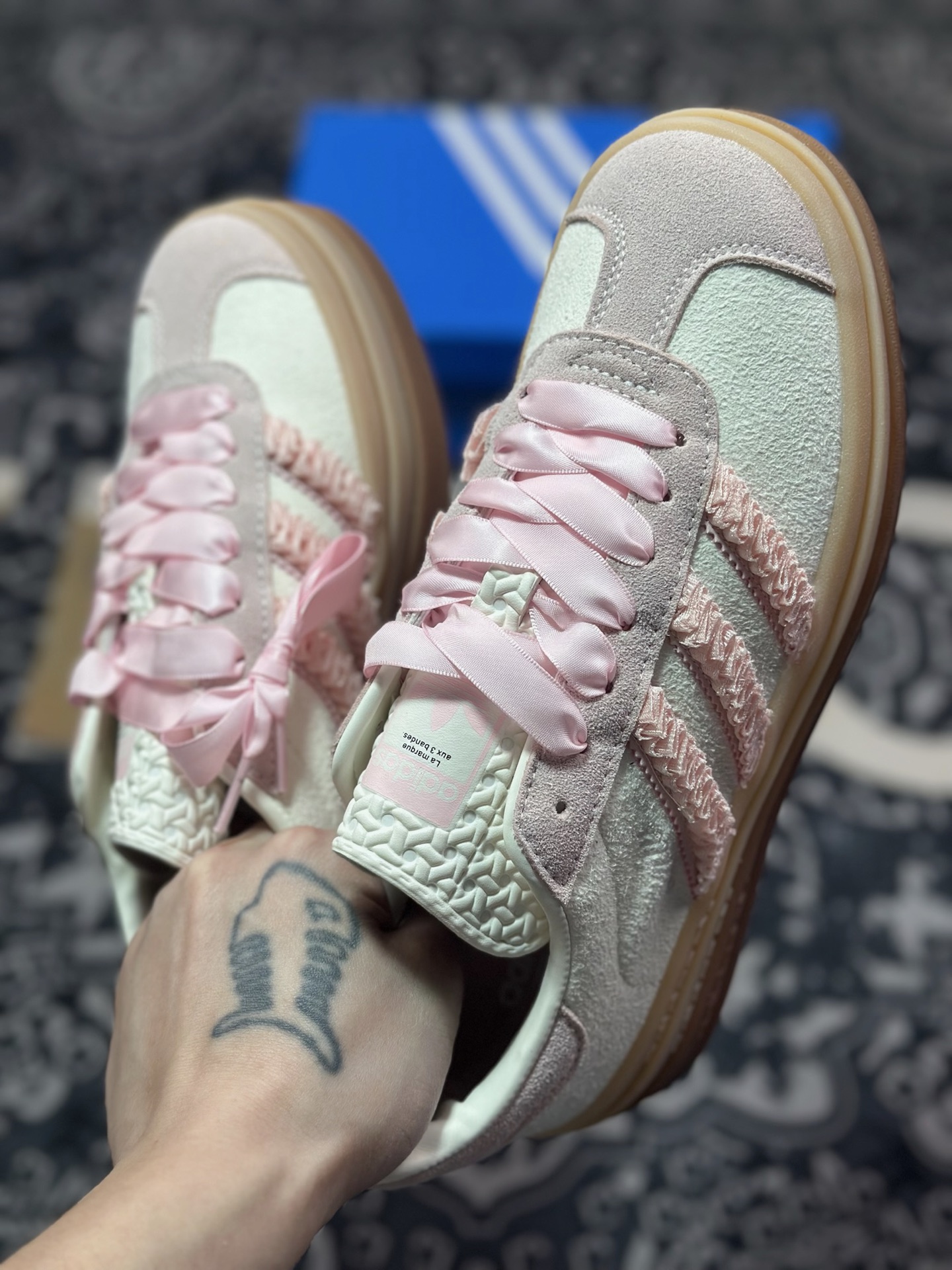 A4160  AD Originals Gazelle Bold 白粉 厚底防滑休闲板鞋   JR8374