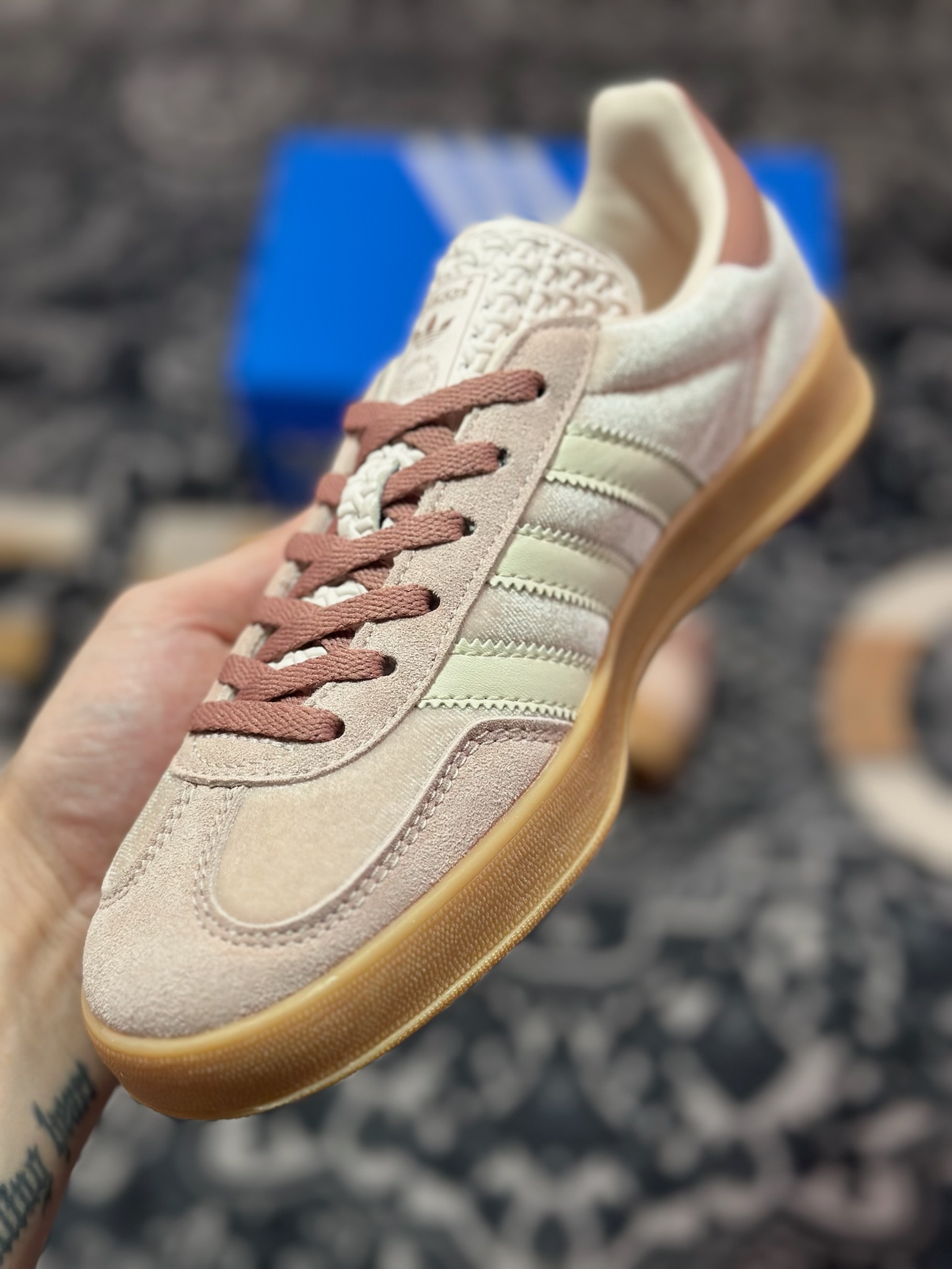 A4160  AD Originals Gazelle Indoor 绒面粉 三叶草复古休闲运动板鞋  JR0232