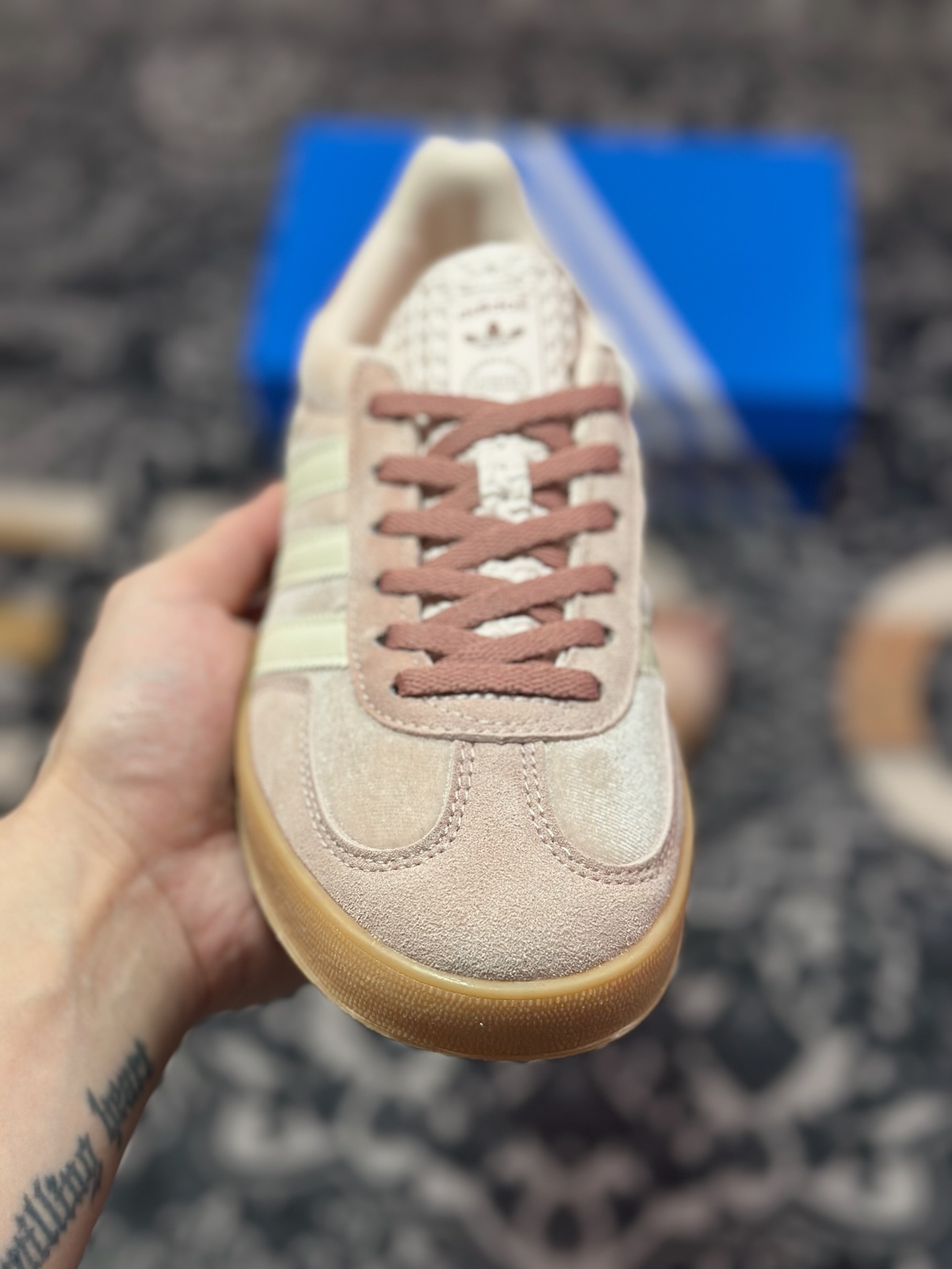 A4160  AD Originals Gazelle Indoor 绒面粉 三叶草复古休闲运动板鞋  JR0232