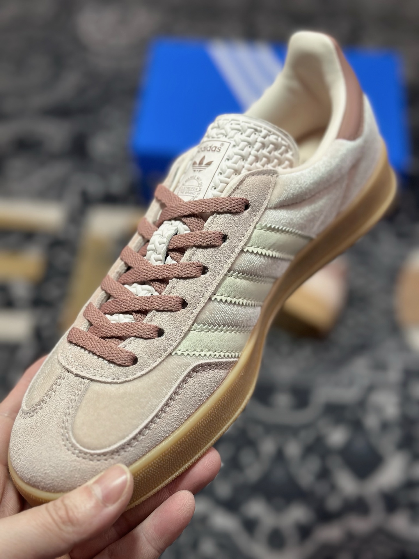A4160  AD Originals Gazelle Indoor 绒面粉 三叶草复古休闲运动板鞋  JR0232