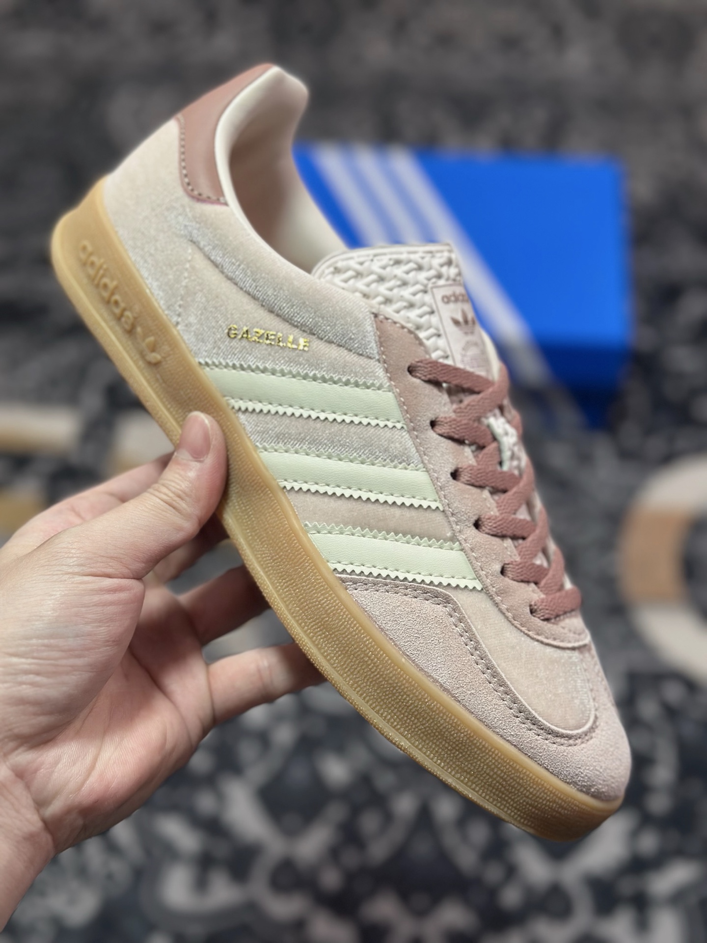 A4160  AD Originals Gazelle Indoor 绒面粉 三叶草复古休闲运动板鞋  JR0232