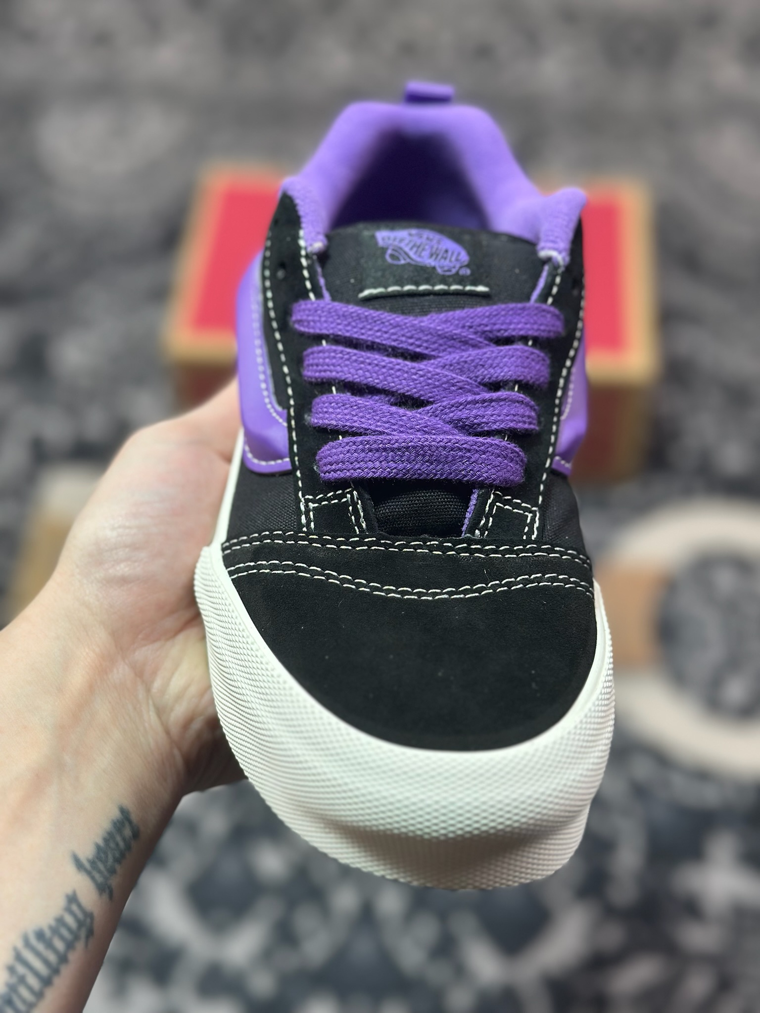 A1130   Vans Knu Skool 黑紫 肥胖版立体大Logo 加厚鞋舌  低帮复古休闲硫化面包鞋