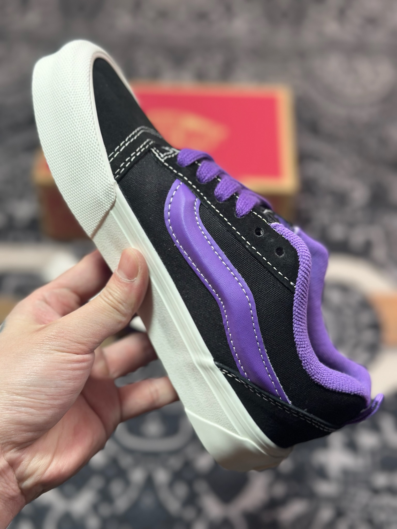 A1130   Vans Knu Skool 黑紫 肥胖版立体大Logo 加厚鞋舌  低帮复古休闲硫化面包鞋
