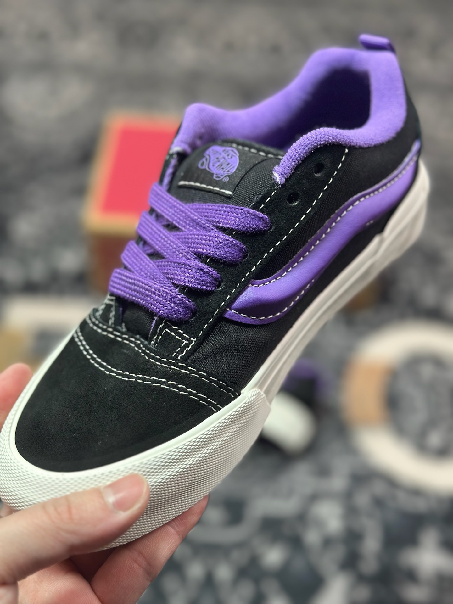 A1130   Vans Knu Skool 黑紫 肥胖版立体大Logo 加厚鞋舌  低帮复古休闲硫化面包鞋
