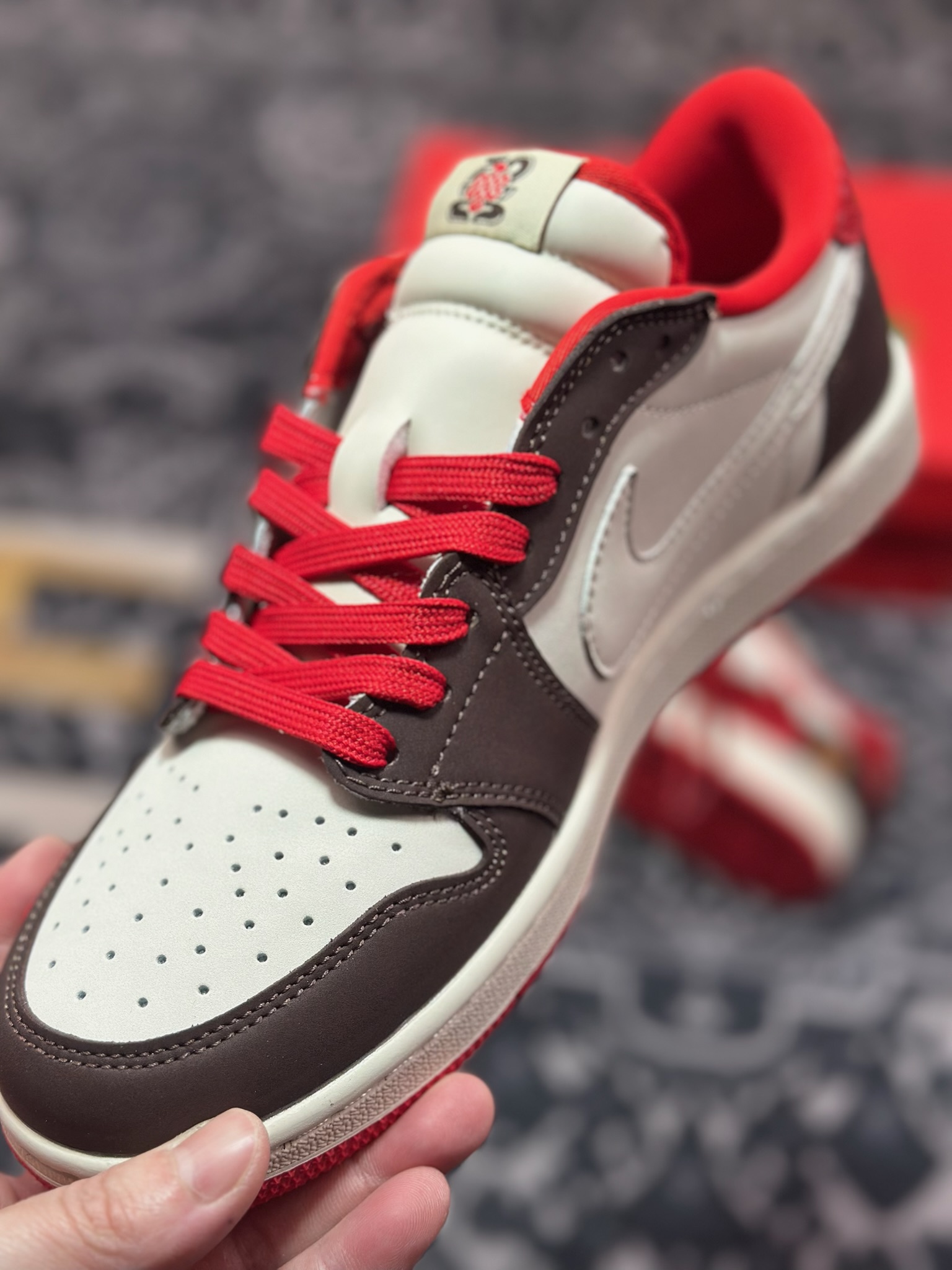 A8220  Travis Scott x Fragment Design x Air Jordan 1 Low OG SP AJ1 乔1 蛇年限定 蛇鳞红勾 低帮文化休闲板鞋  CH6336-020
