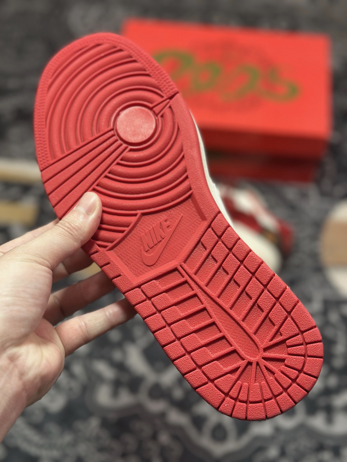 A8220  Travis Scott x Fragment Design x Air Jordan 1 Low OG SP AJ1 乔1 蛇年限定 蛇鳞红勾 低帮文化休闲板鞋  CH6336-020