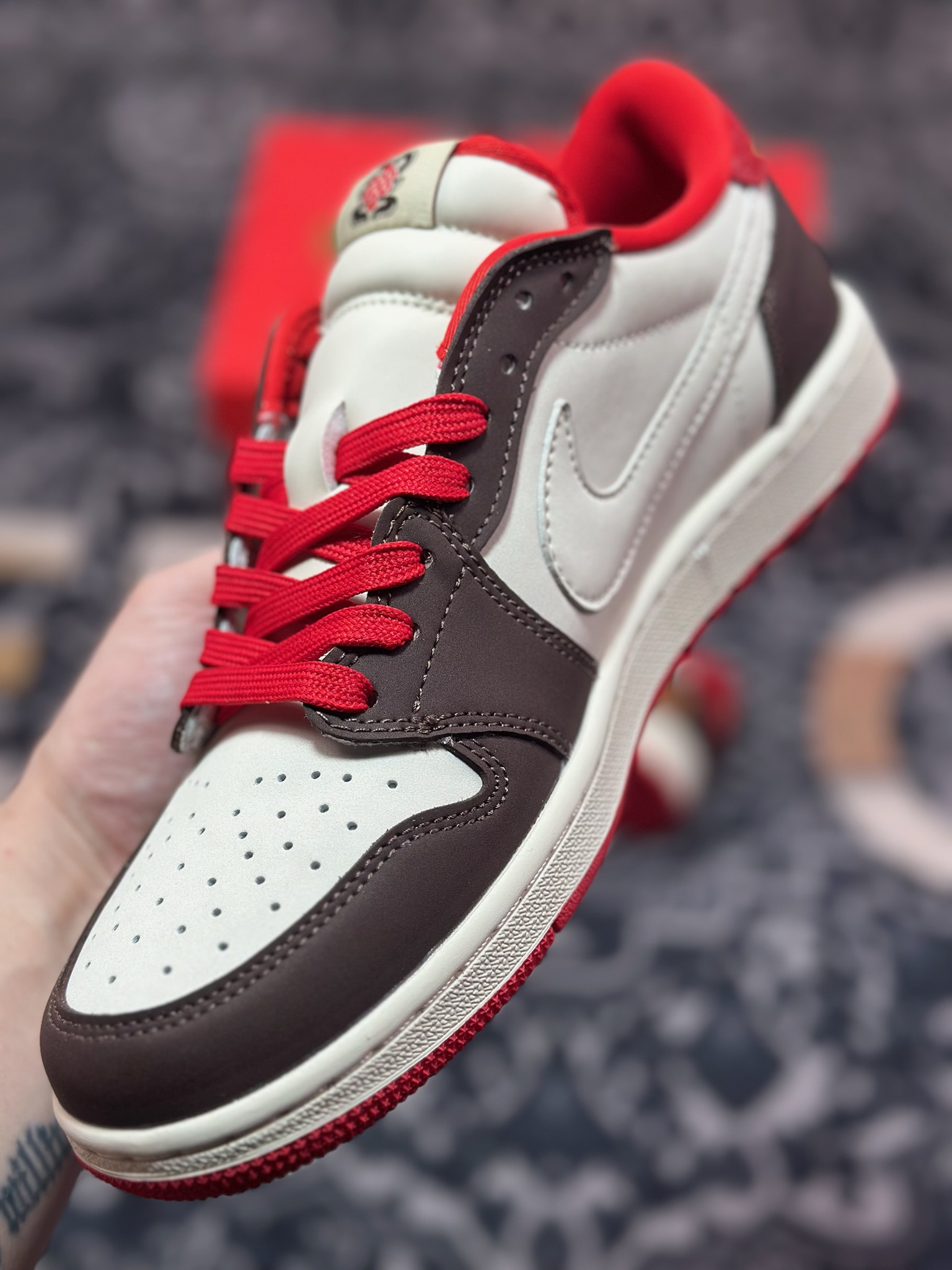 A8220  Travis Scott x Fragment Design x Air Jordan 1 Low OG SP AJ1 乔1 蛇年限定 蛇鳞红勾 低帮文化休闲板鞋  CH6336-020