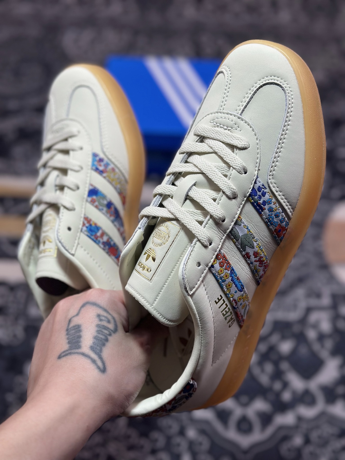 A6180  AD Gazelle Indoor Trainers 羚羊内训系列低帮复古百搭休闲运动德训风板鞋 JH7370
