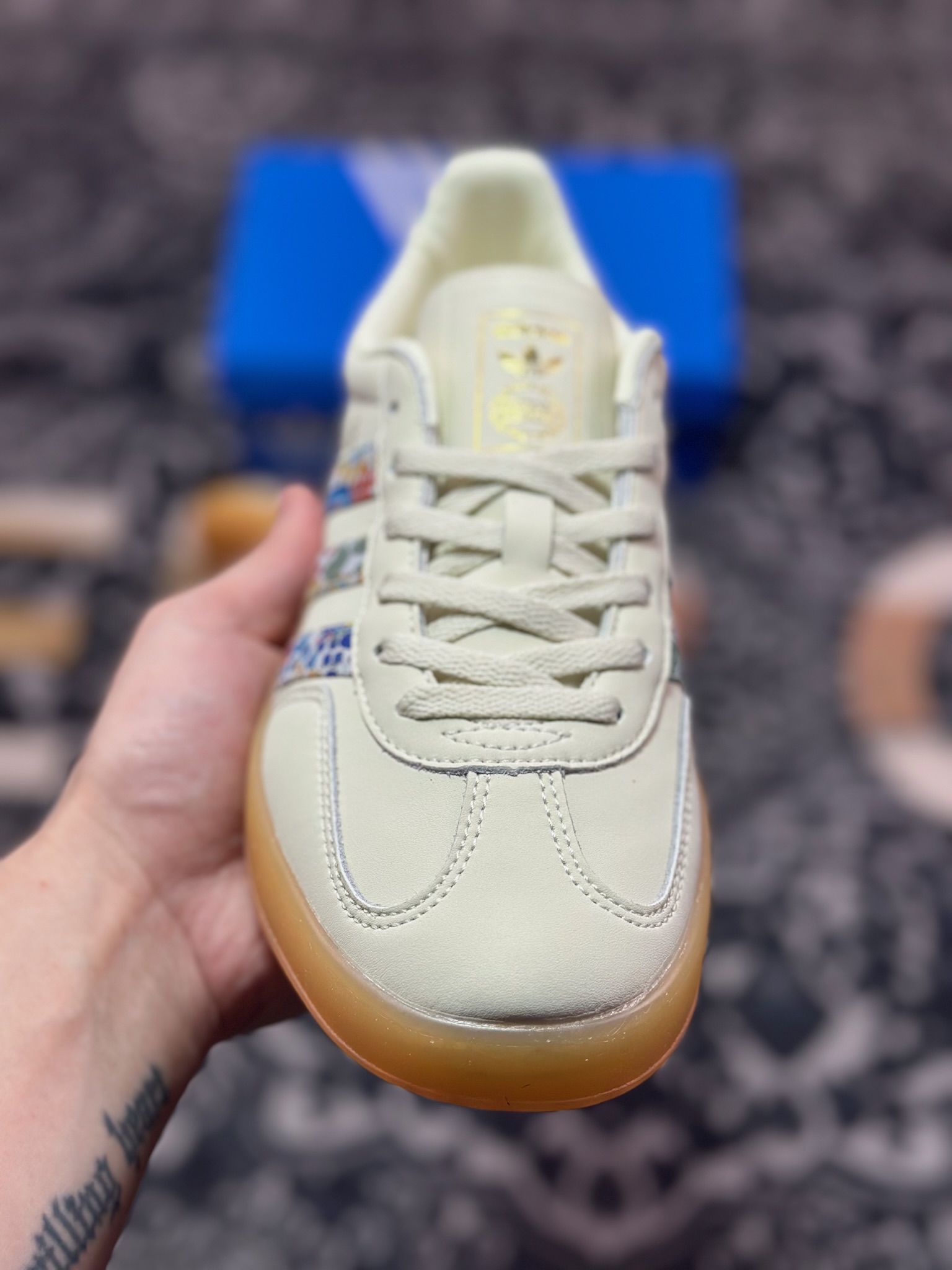 A6180  AD Gazelle Indoor Trainers 羚羊内训系列低帮复古百搭休闲运动德训风板鞋 JH7370