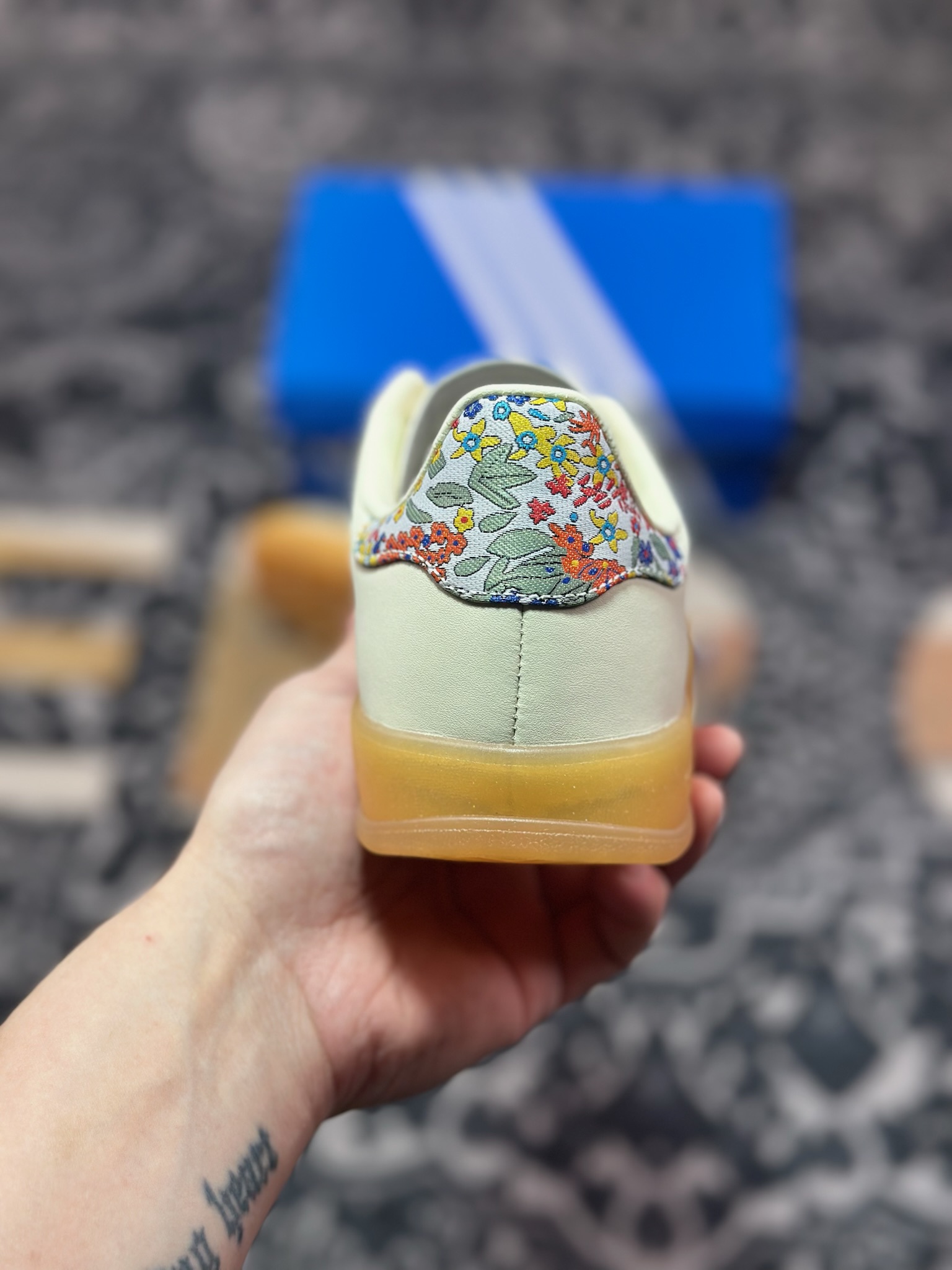 A6180  AD Gazelle Indoor Trainers 羚羊内训系列低帮复古百搭休闲运动德训风板鞋 JH7370