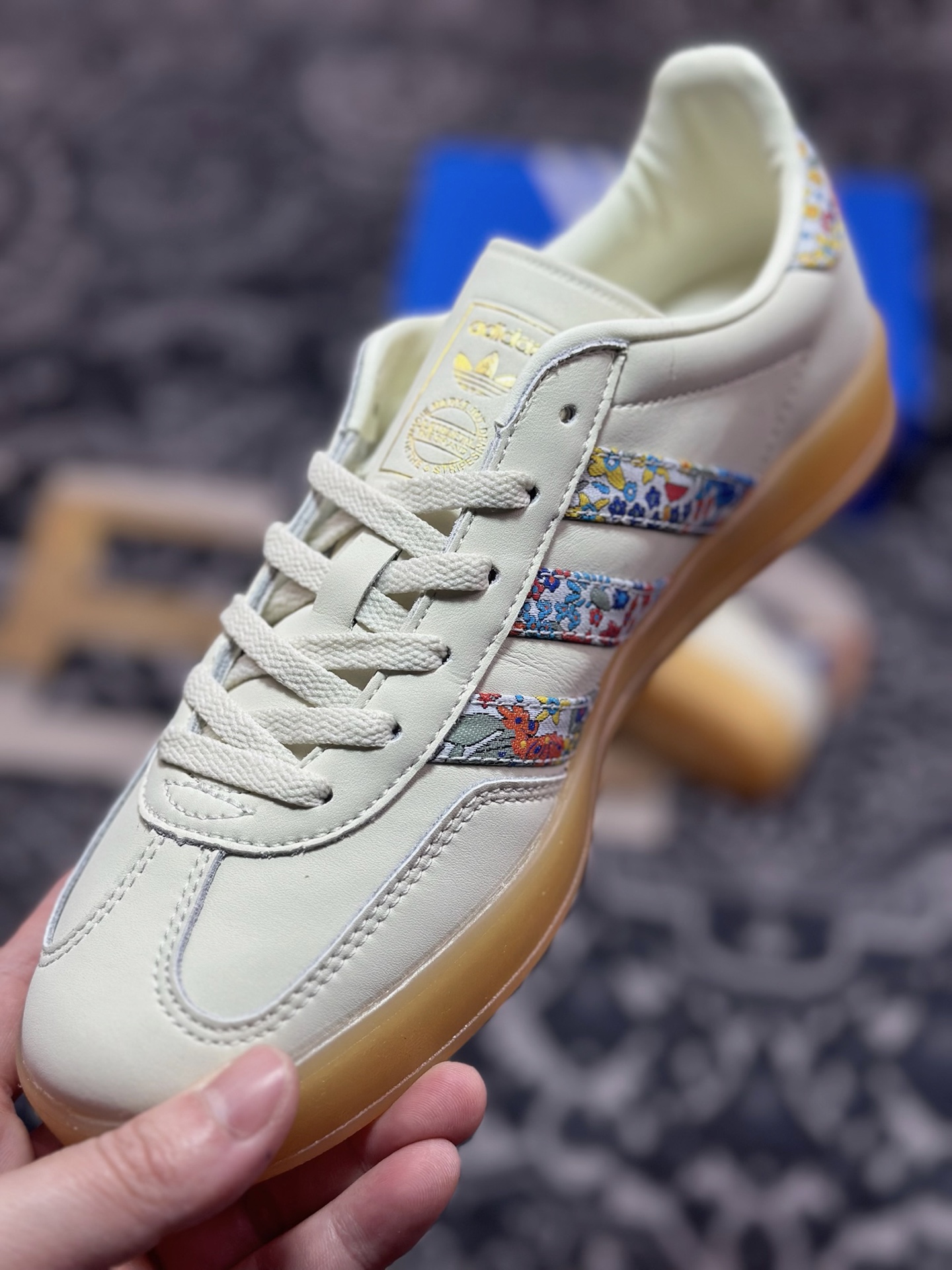 A6180  AD Gazelle Indoor Trainers 羚羊内训系列低帮复古百搭休闲运动德训风板鞋 JH7370