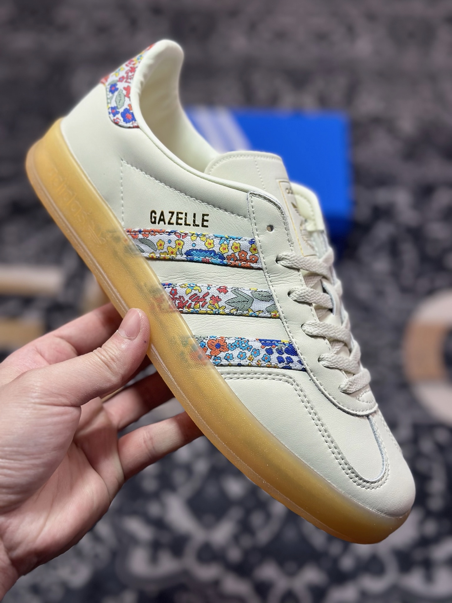 A6180  AD Gazelle Indoor Trainers 羚羊内训系列低帮复古百搭休闲运动德训风板鞋 JH7370