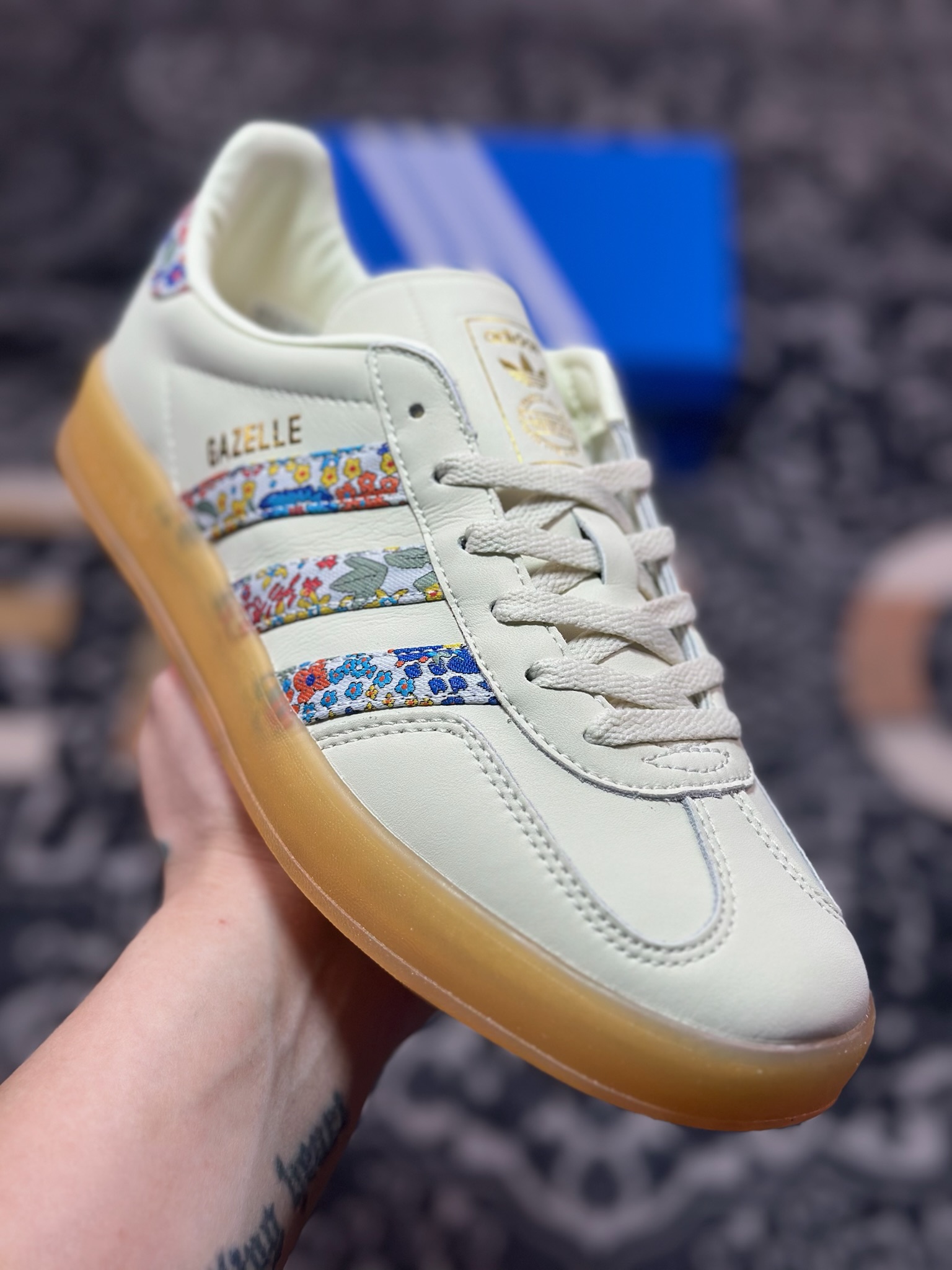 A6180  AD Gazelle Indoor Trainers 羚羊内训系列低帮复古百搭休闲运动德训风板鞋 JH7370